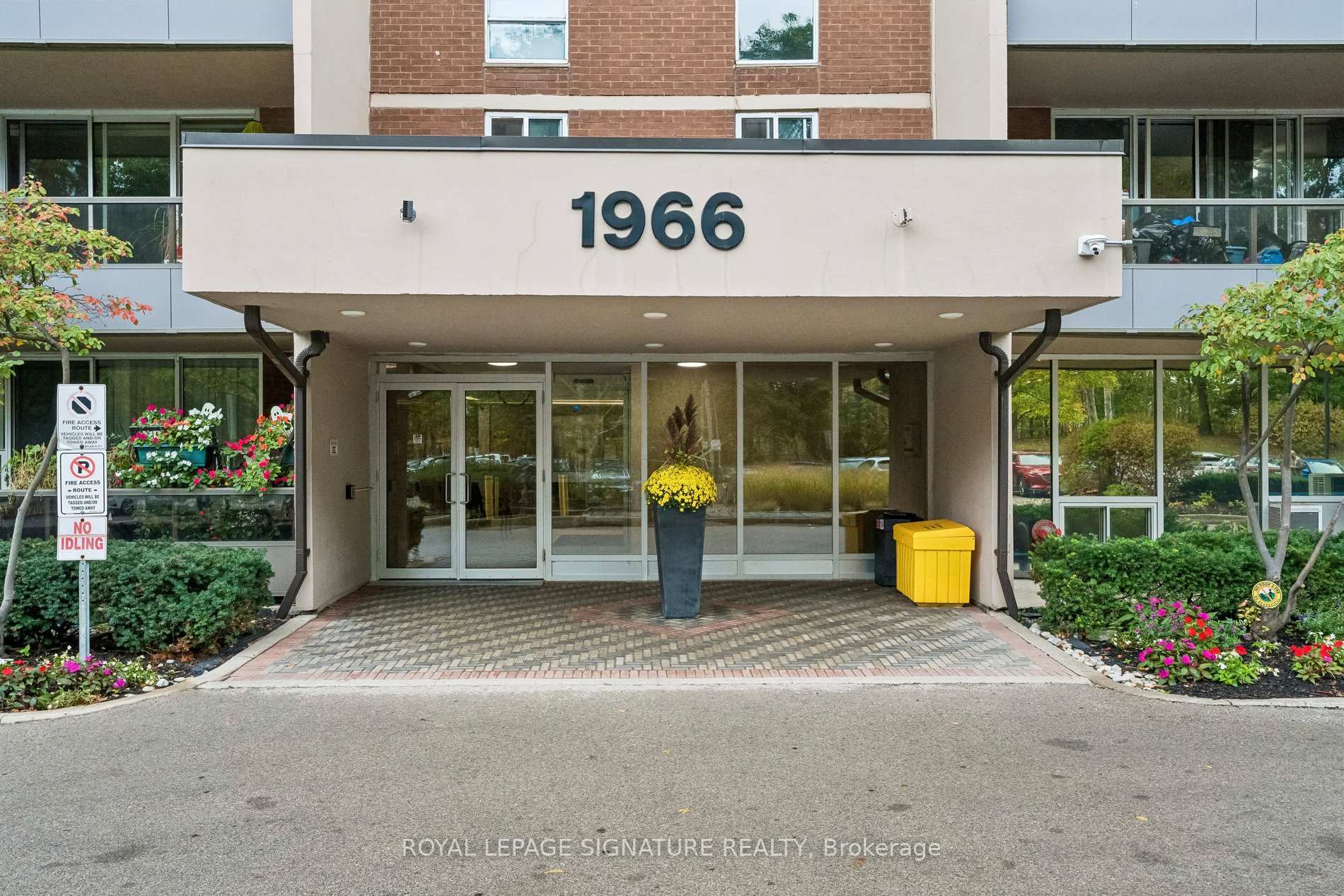 Photo 1 of Unit 809, 1966 Main Street W, Hamilton, Ainslie Wood — HOMEH