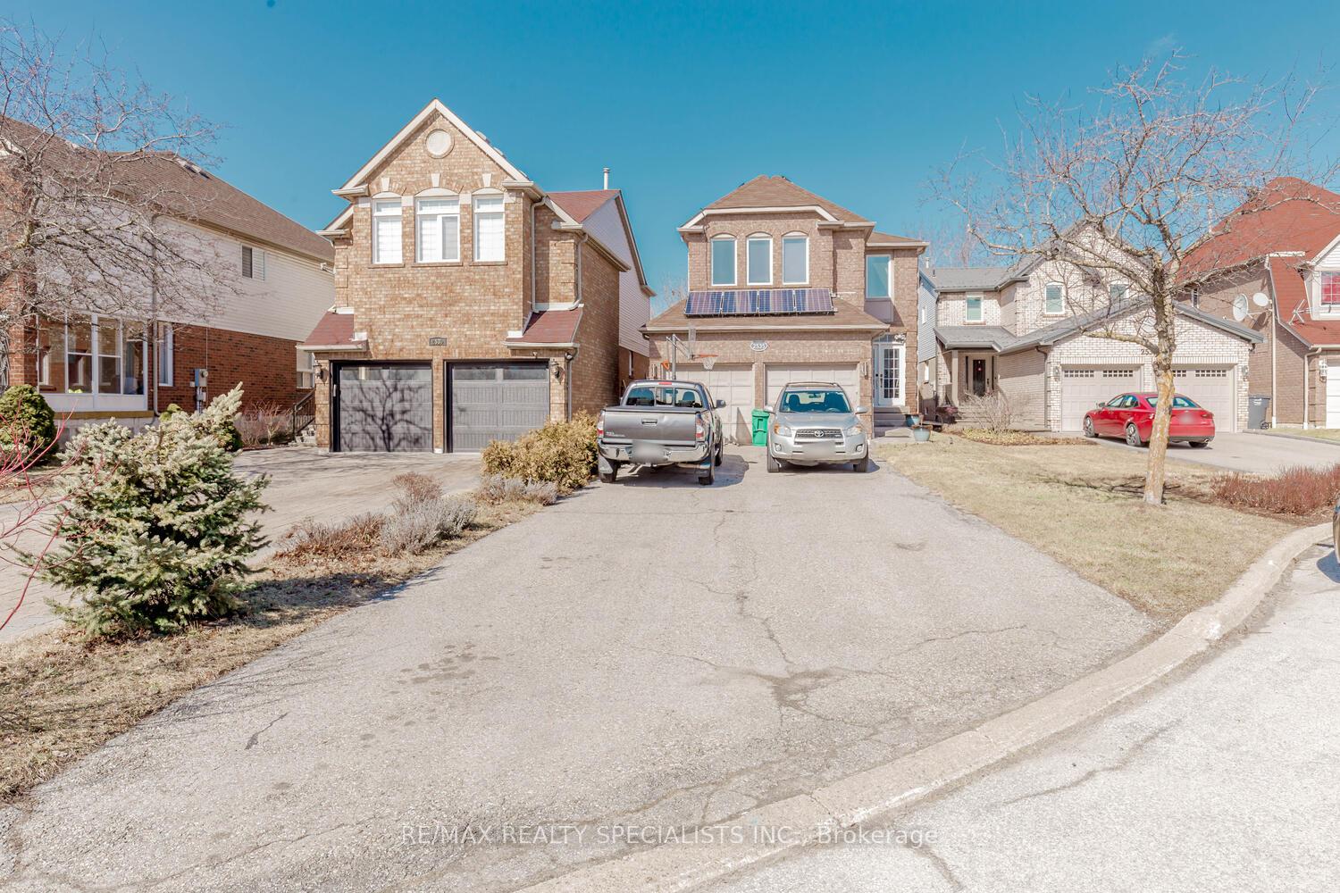 Front of Unit MAIN & 2ND, 2535 Raglan Court