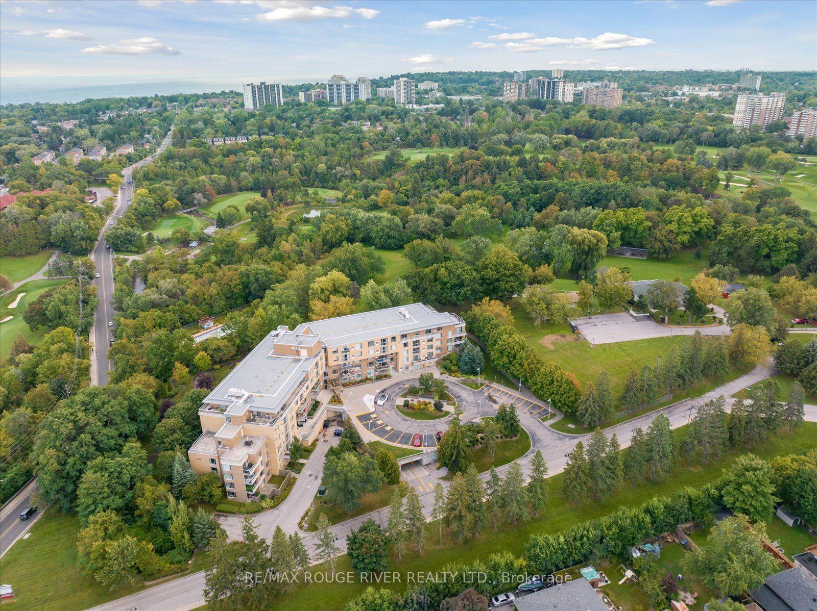 Photo of Unit 405, 452 Scarborough Golf Club Road