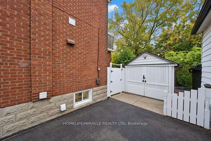 Photo 45 of 55 Park Road N, Oshawa, McLaughlin — HOMEH