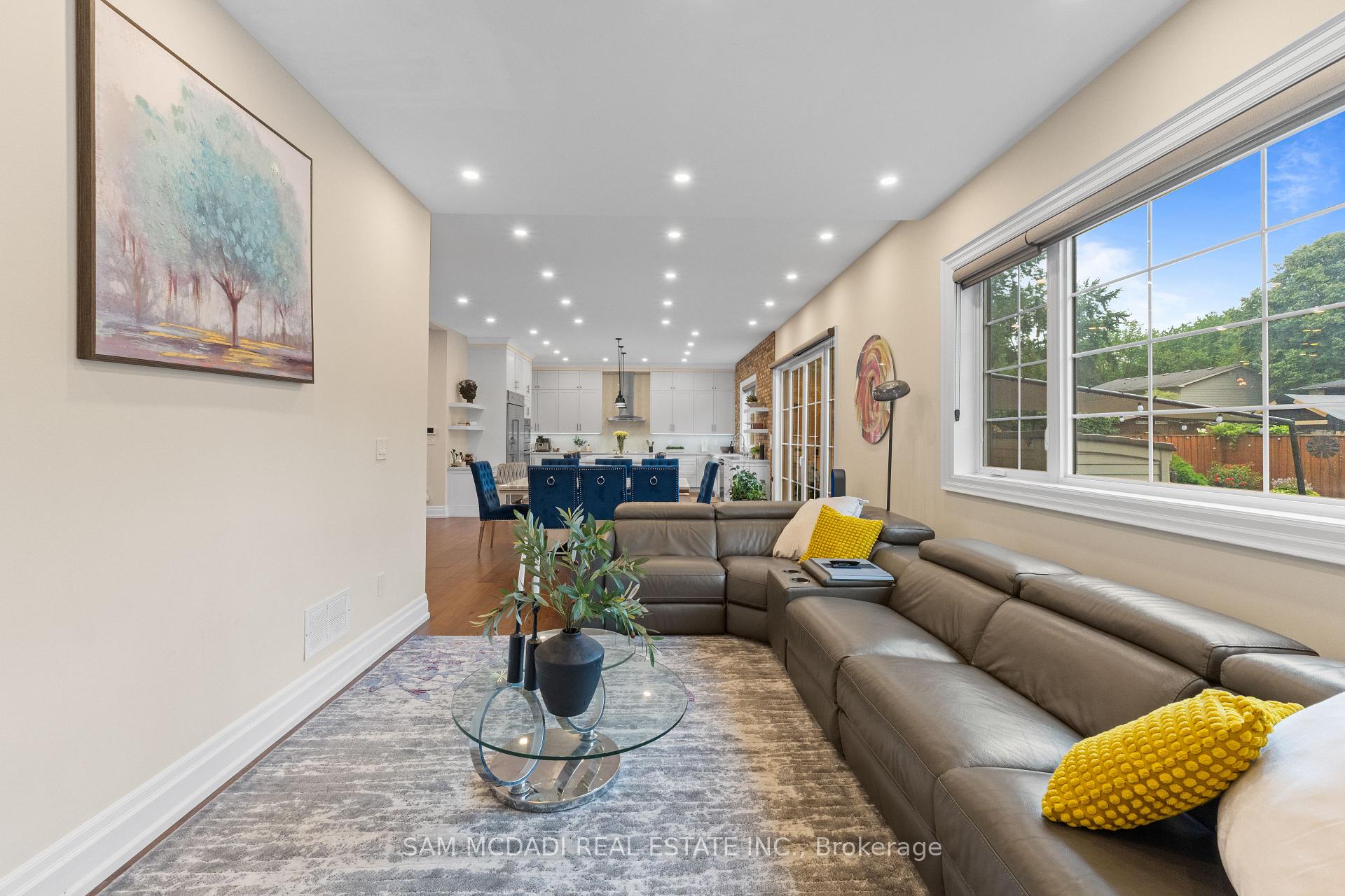 Photo 7 of 834 Edistel Crescent, Mississauga, Lorne Park — HOMEH