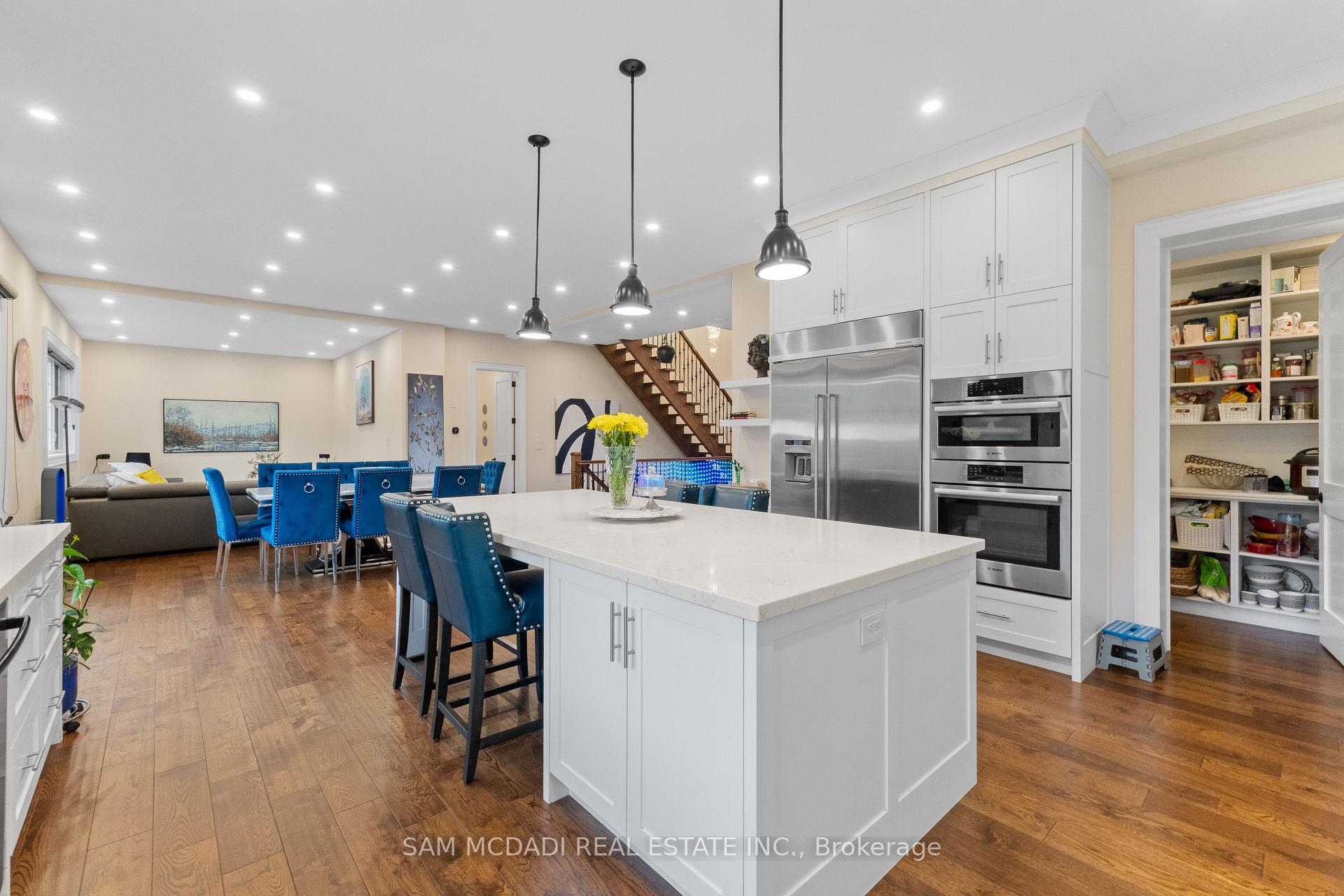 Photo 10 of 834 Edistel Crescent, Mississauga, Lorne Park — HOMEH