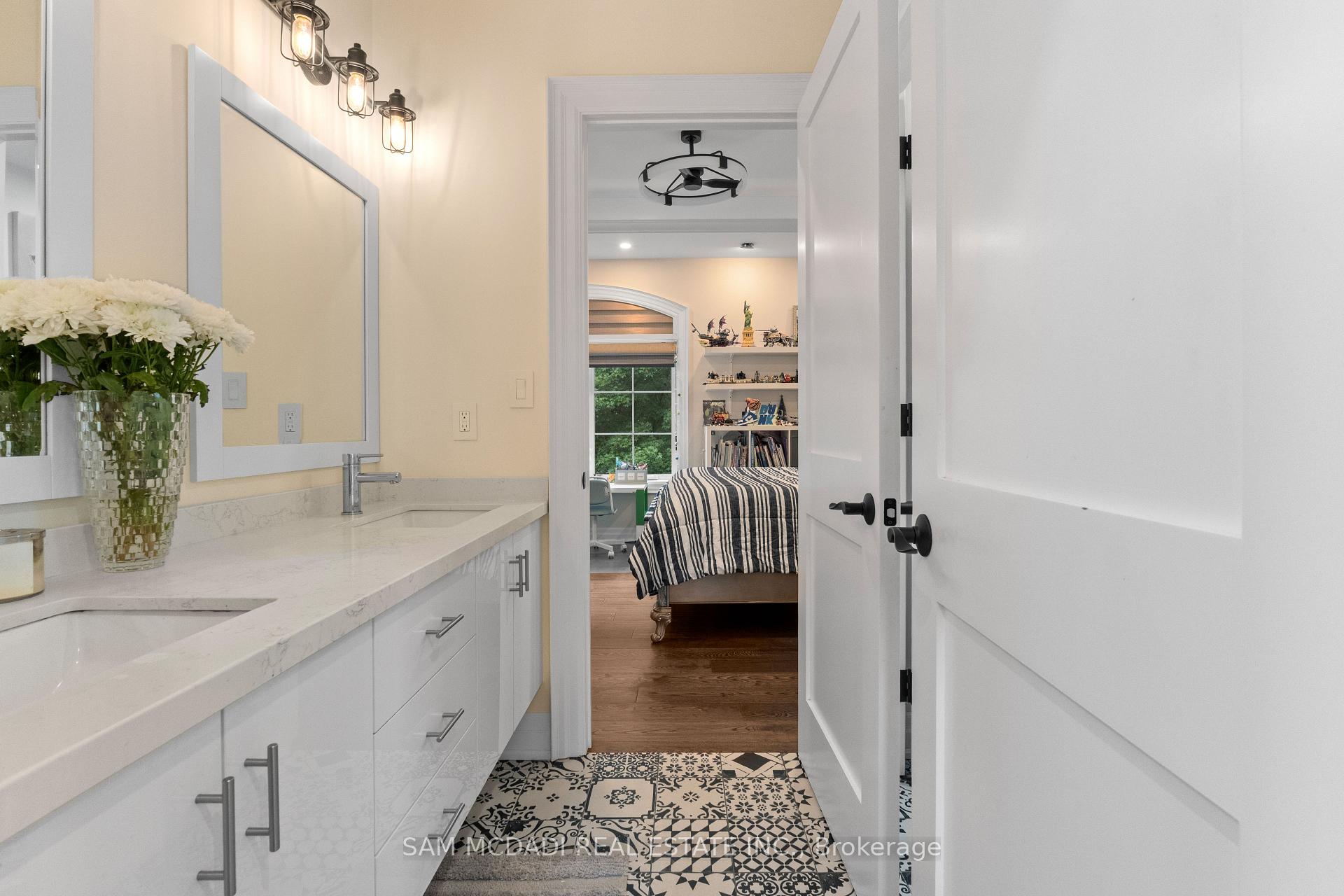 Photo 26 of 834 Edistel Crescent, Mississauga, Lorne Park — HOMEH