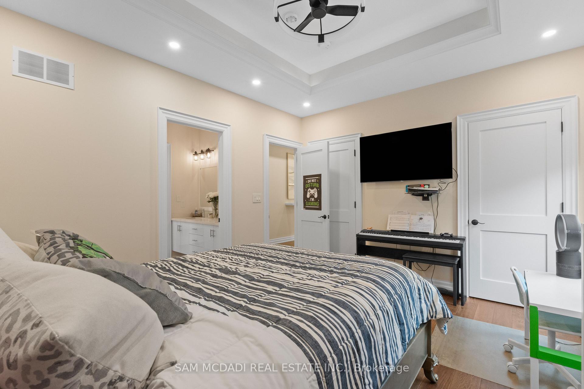 Photo 27 of 834 Edistel Crescent, Mississauga, Lorne Park — HOMEH