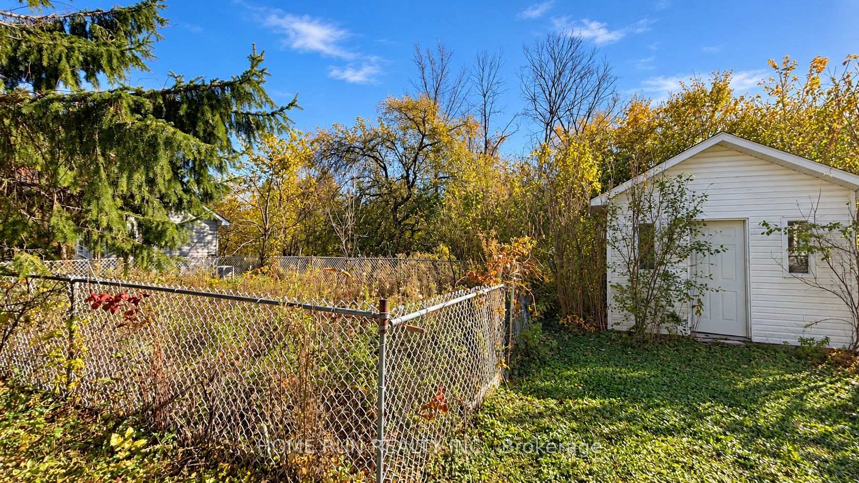 Photo 36 of 124 Ridgefield Crescent, Ottawa, Arbeatha Park — HOMEH
