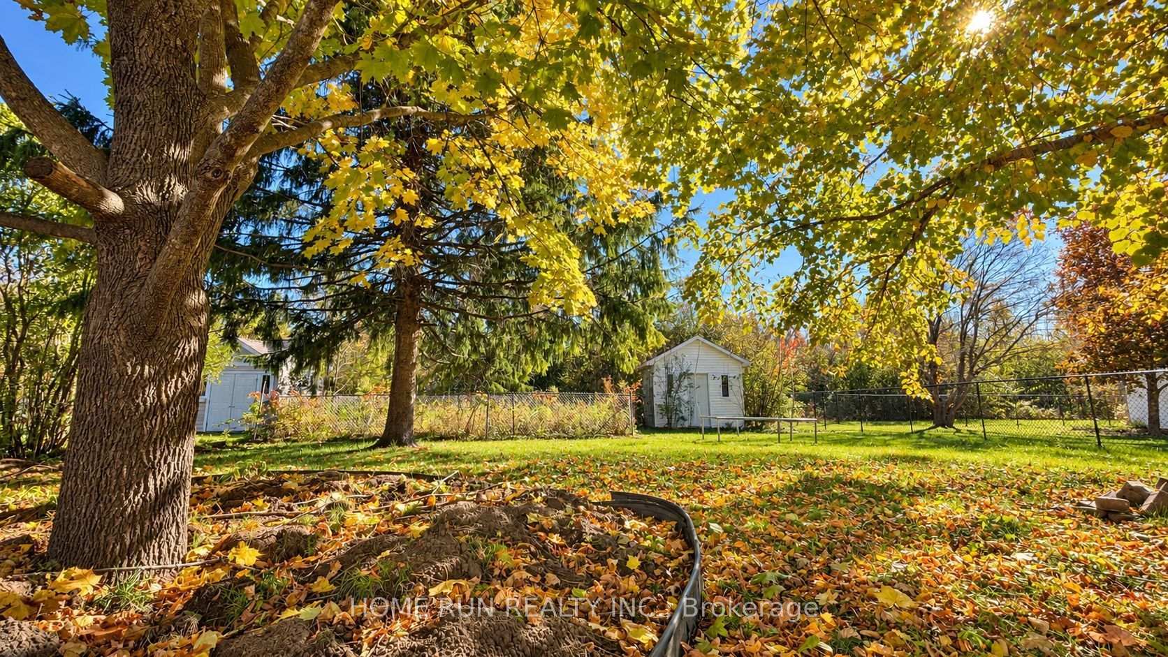 Photo 37 of 124 Ridgefield Crescent, Ottawa, Arbeatha Park — HOMEH