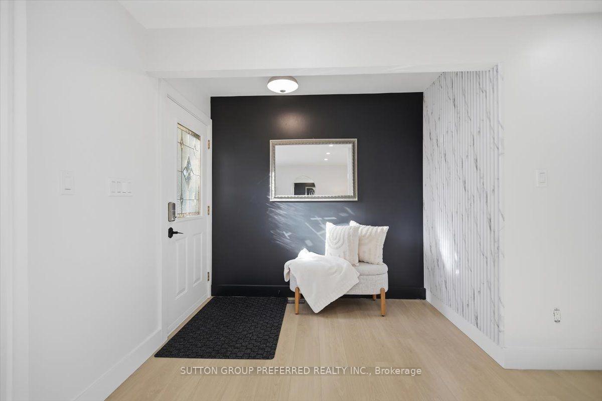 Photo 5 of 74 Winding Woods Crescent, London, North F — HOMEH