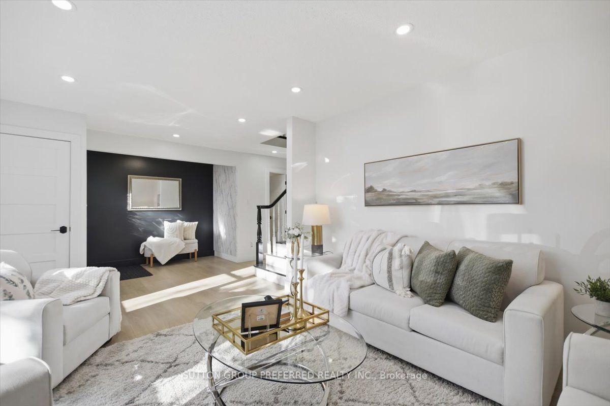 Photo 7 of 74 Winding Woods Crescent, London, North F — HOMEH