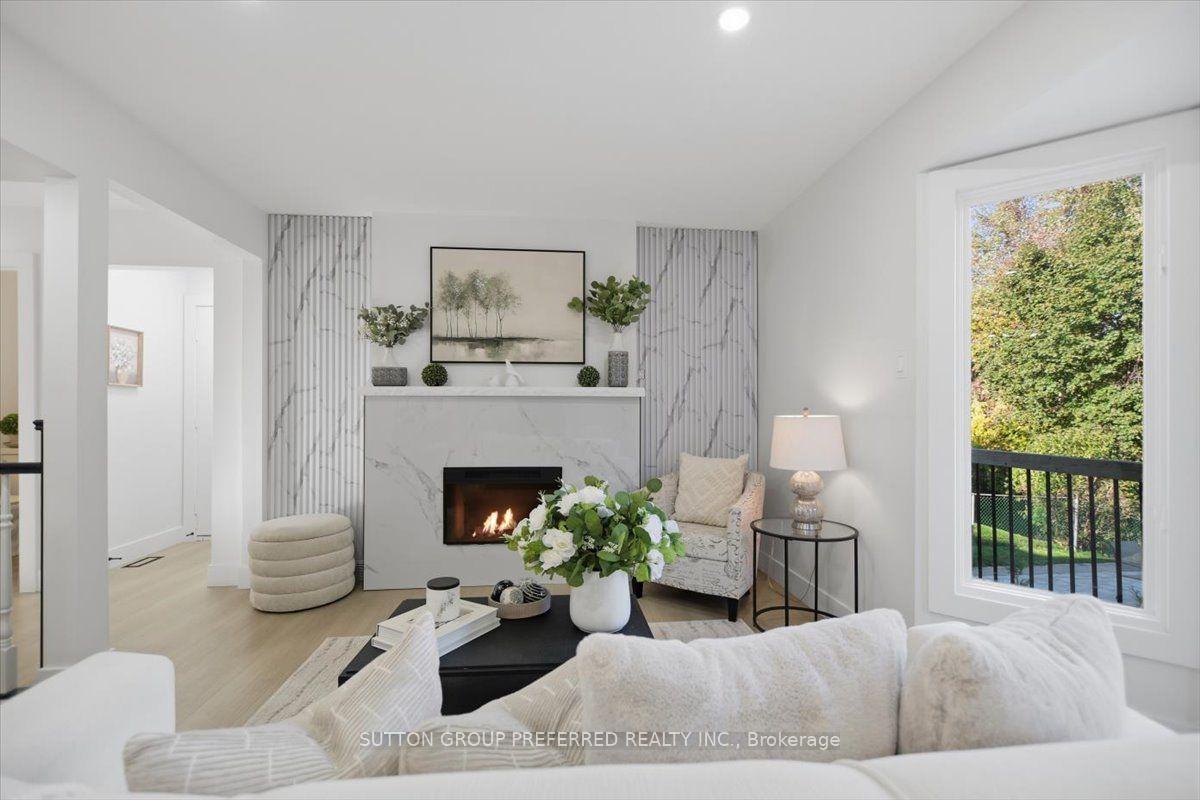 Photo 10 of 74 Winding Woods Crescent, London, North F — HOMEH