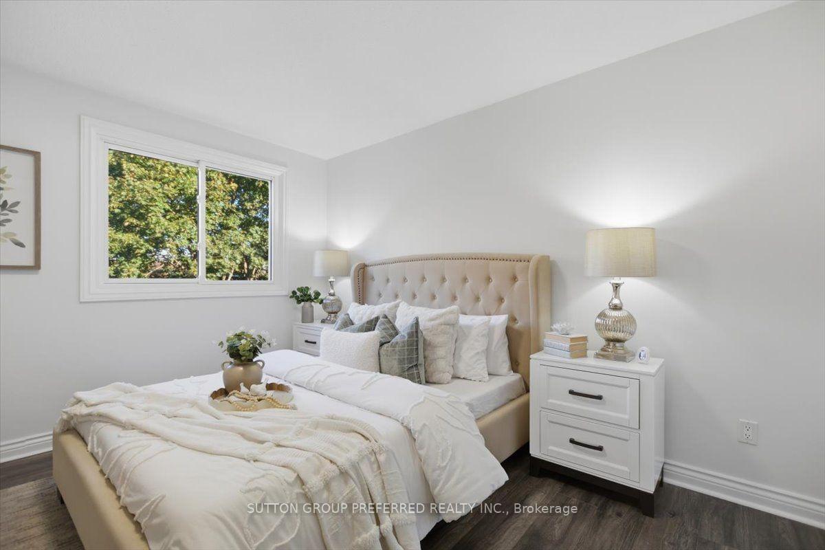 Photo 23 of 74 Winding Woods Crescent, London, North F — HOMEH