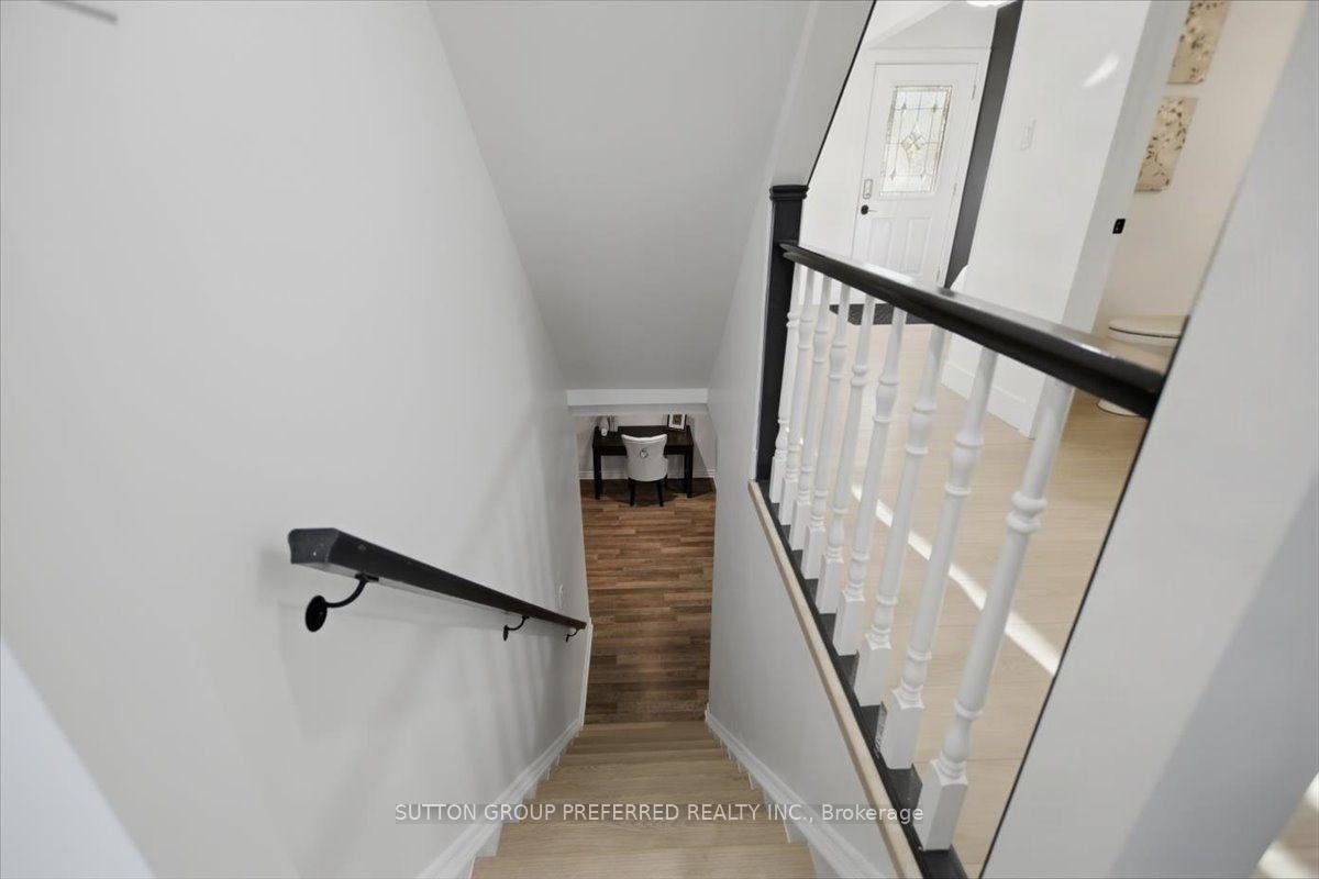 Photo 30 of 74 Winding Woods Crescent, London, North F — HOMEH
