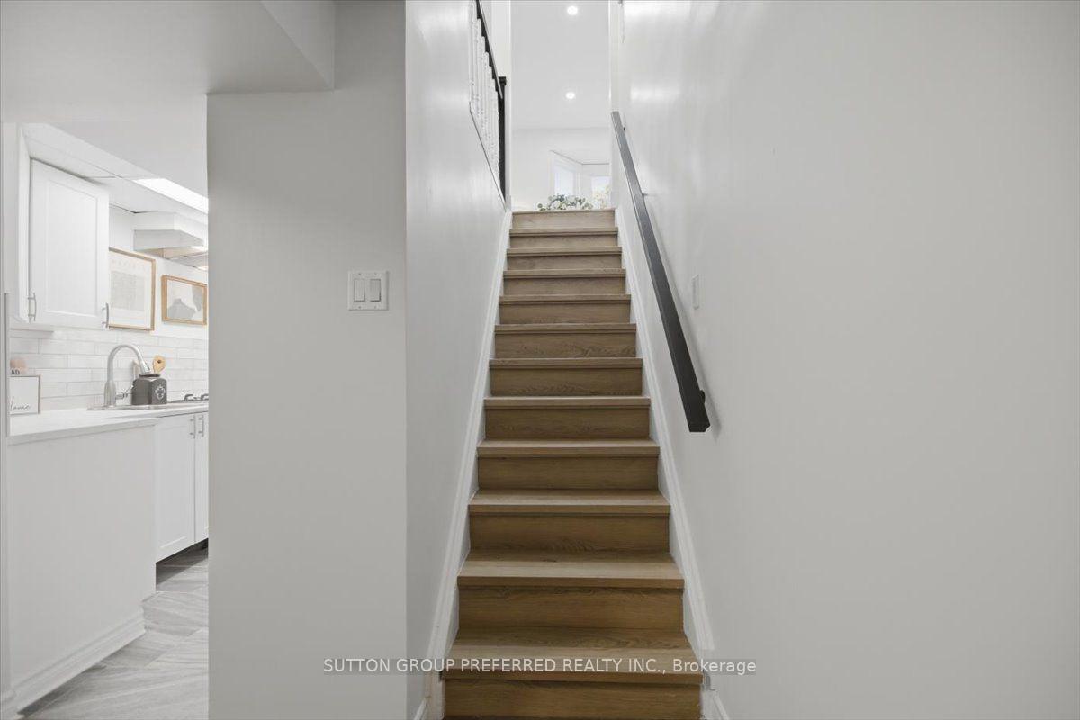 Photo 31 of 74 Winding Woods Crescent, London, North F — HOMEH
