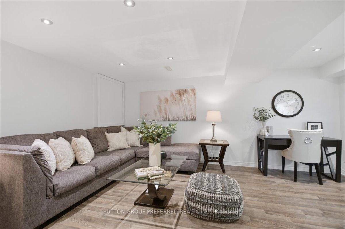 Photo 33 of 74 Winding Woods Crescent, London, North F — HOMEH