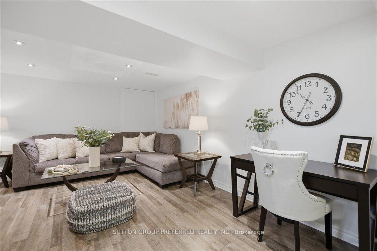 Photo 34 of 74 Winding Woods Crescent, London, North F — HOMEH