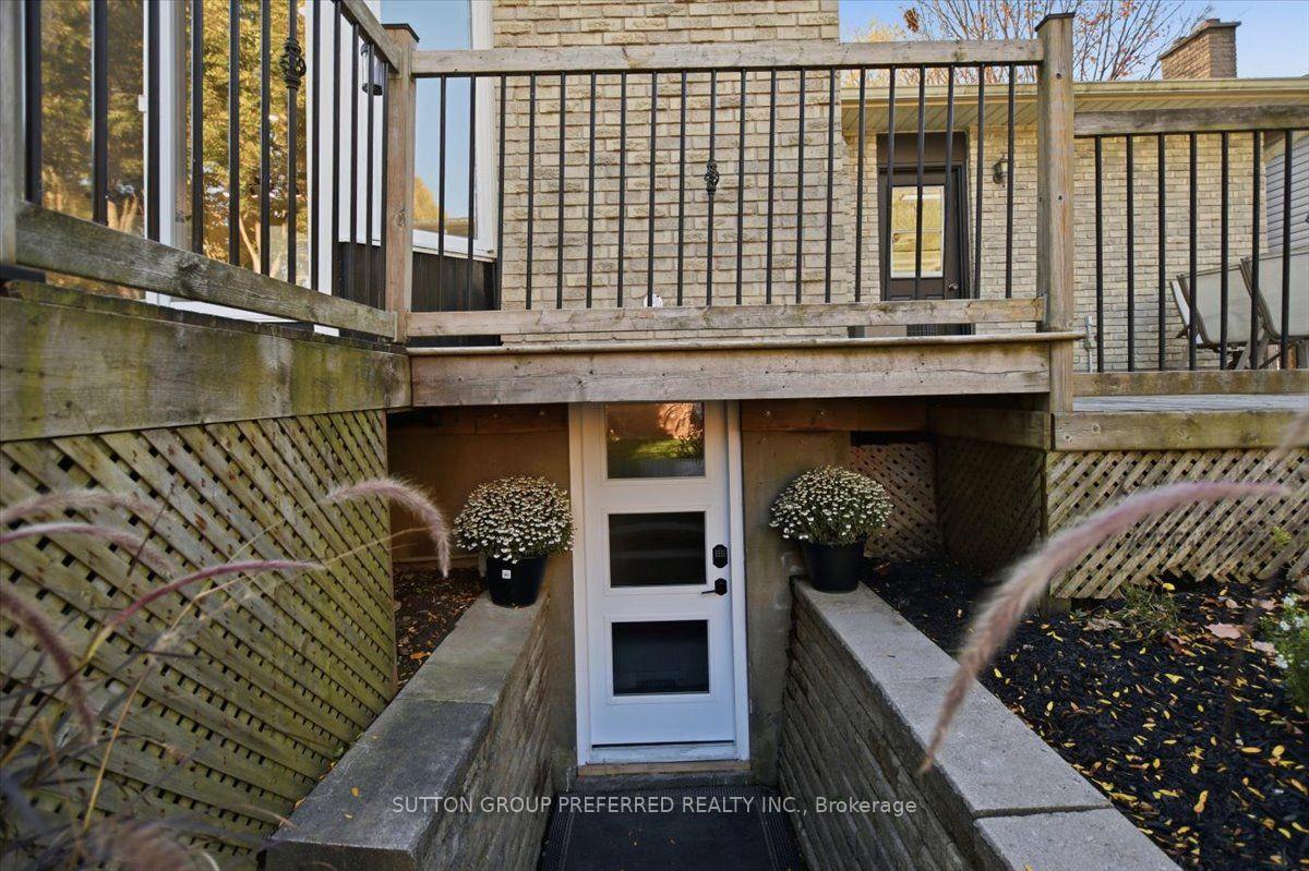 Photo 49 of 74 Winding Woods Crescent, London, North F — HOMEH