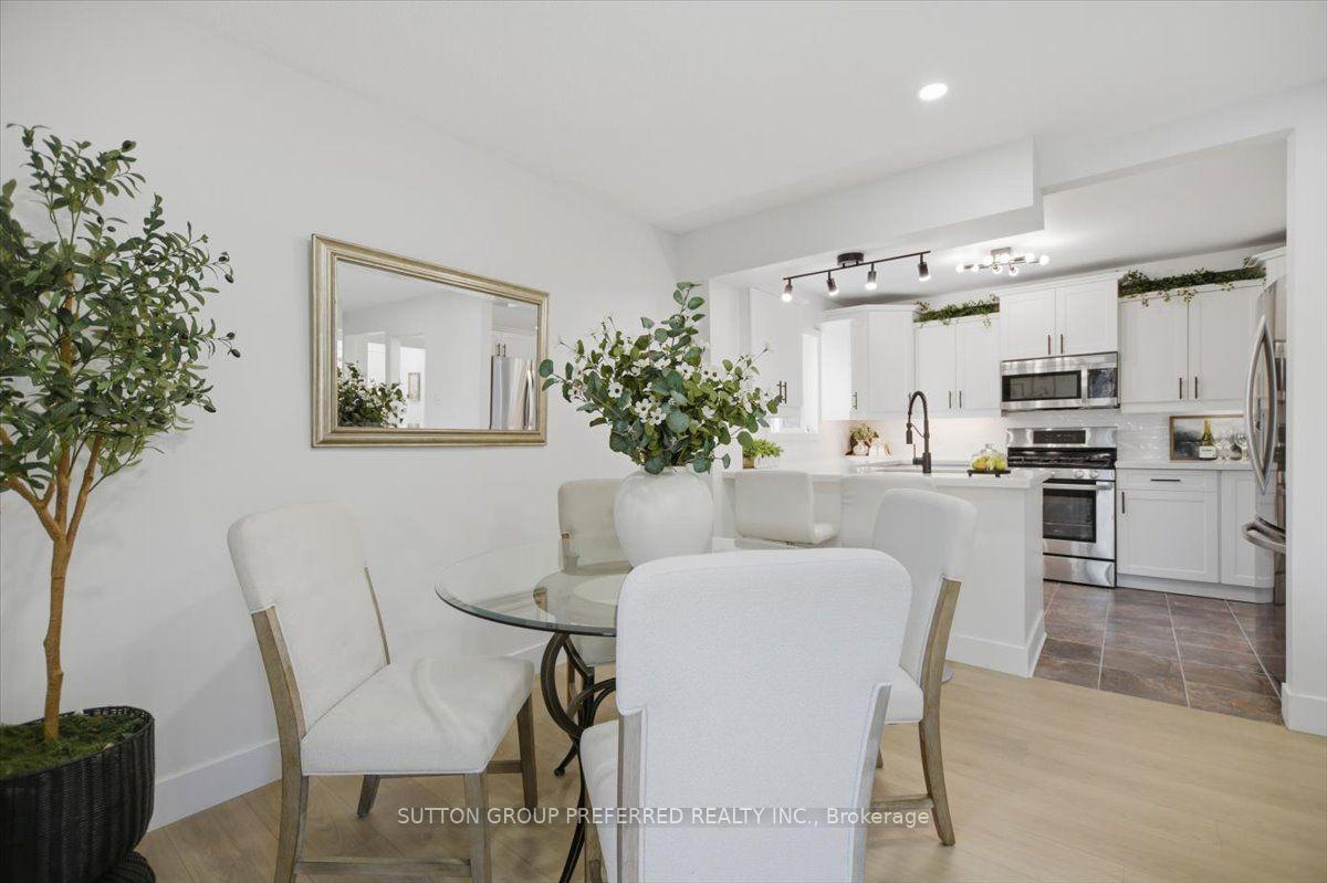 Photo 17 of 74 Winding Woods Crescent, London, North F — HOMEH