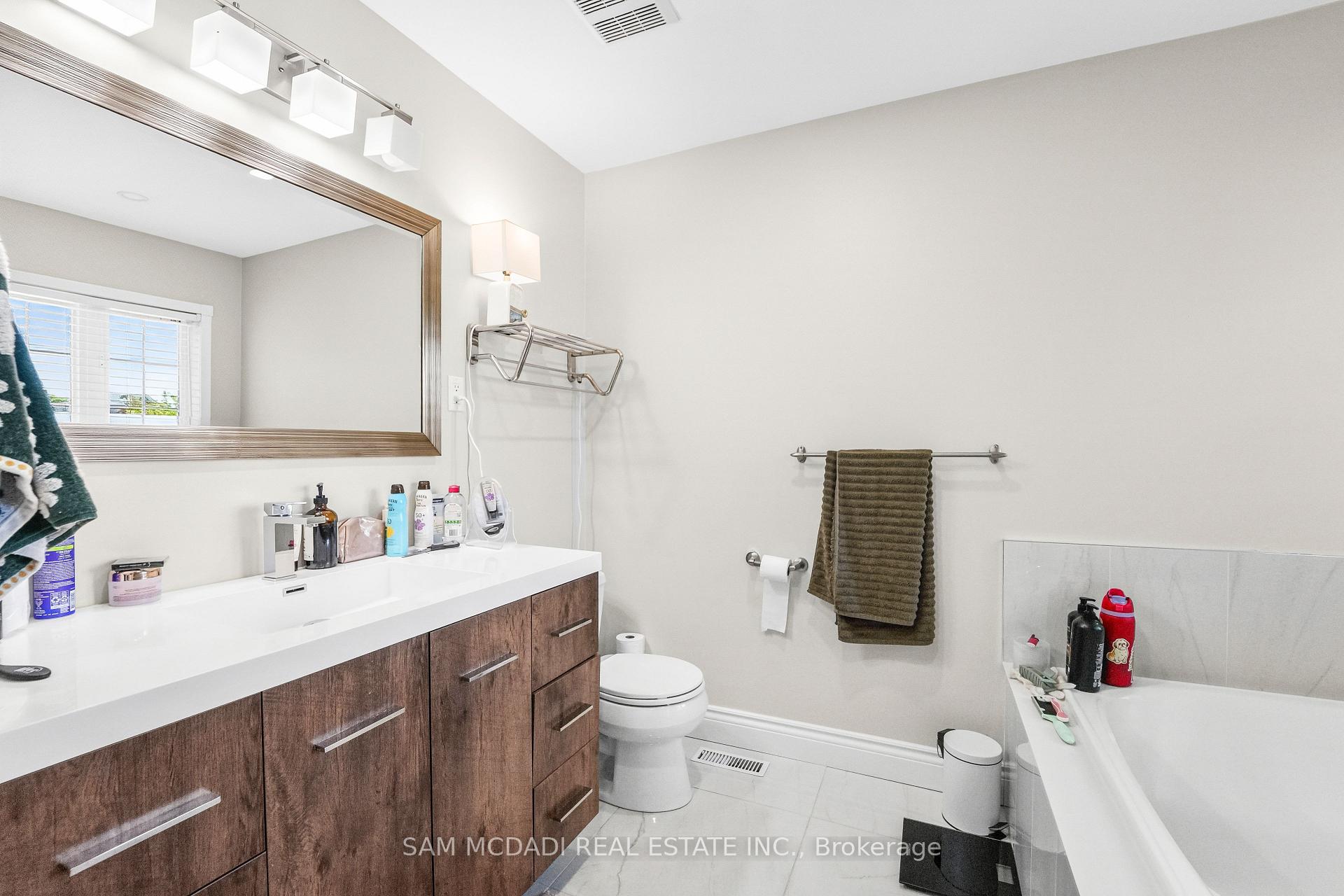 Photo 16 of 3191 Oakview Road, Mississauga, Meadowvale — HOMEH