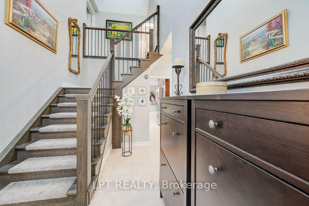 Photo 5 of 28 Bridlewood Drive E, Guelph, Kortright Hills — HOMEH