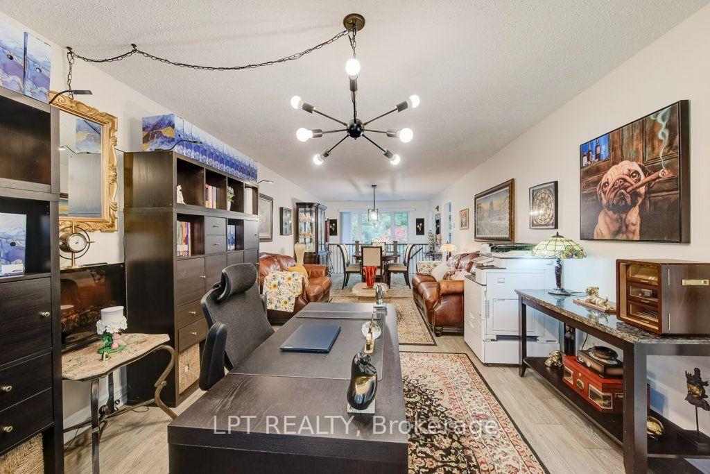 Photo 7 of 28 Bridlewood Drive E, Guelph, Kortright Hills — HOMEH