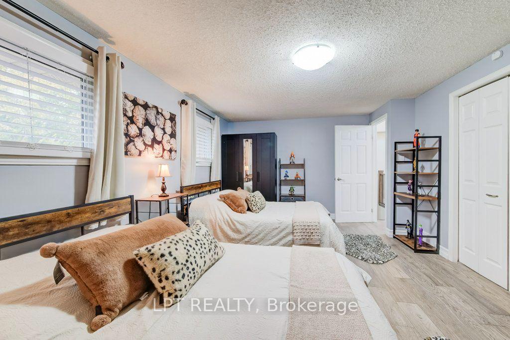 Photo 22 of 28 Bridlewood Drive E, Guelph, Kortright Hills — HOMEH