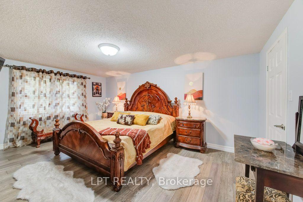 Photo 27 of 28 Bridlewood Drive E, Guelph, Kortright Hills — HOMEH