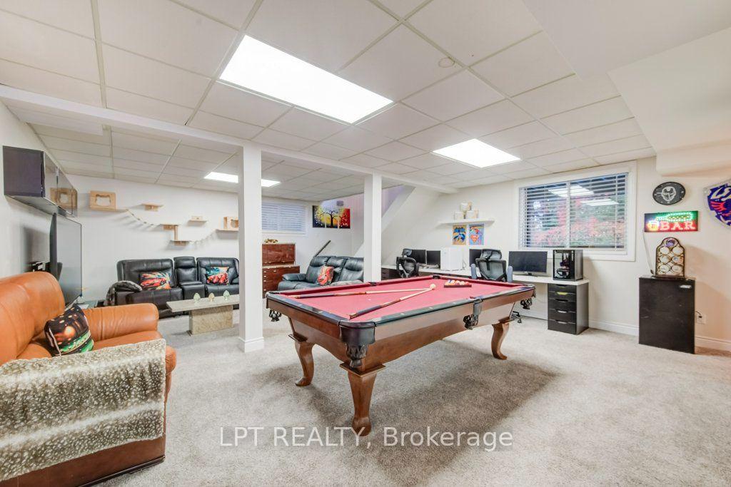 Photo 32 of 28 Bridlewood Drive E, Guelph, Kortright Hills — HOMEH