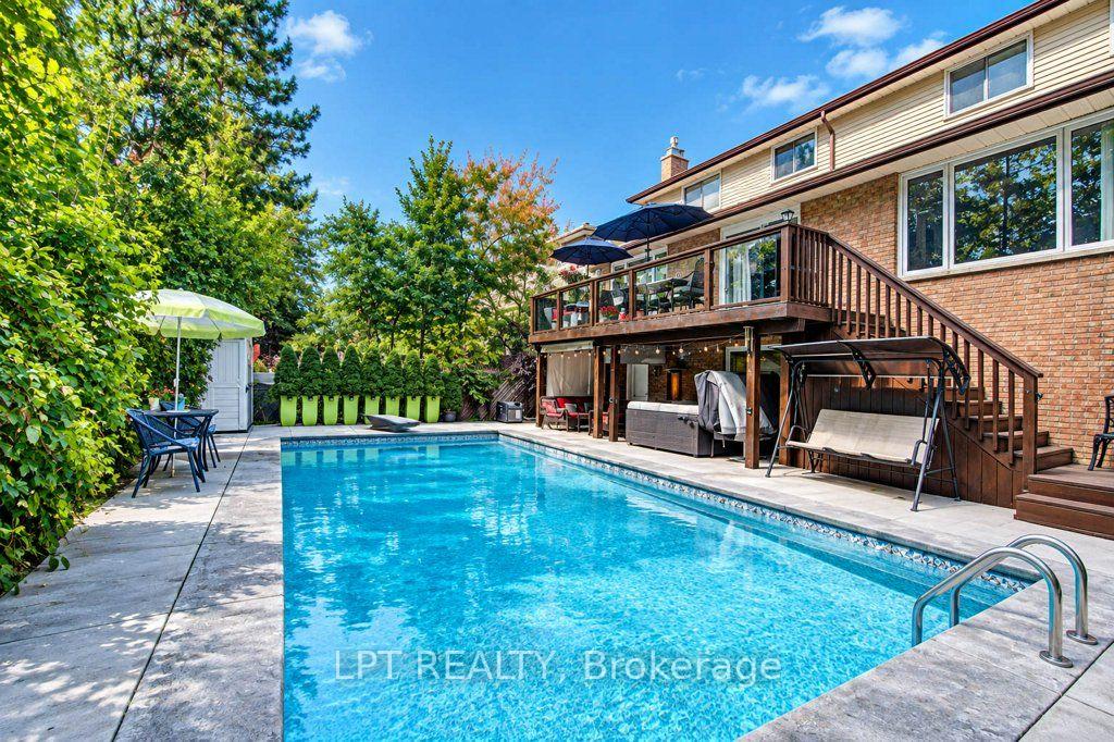 Photo 40 of 28 Bridlewood Drive E, Guelph, Kortright Hills — HOMEH