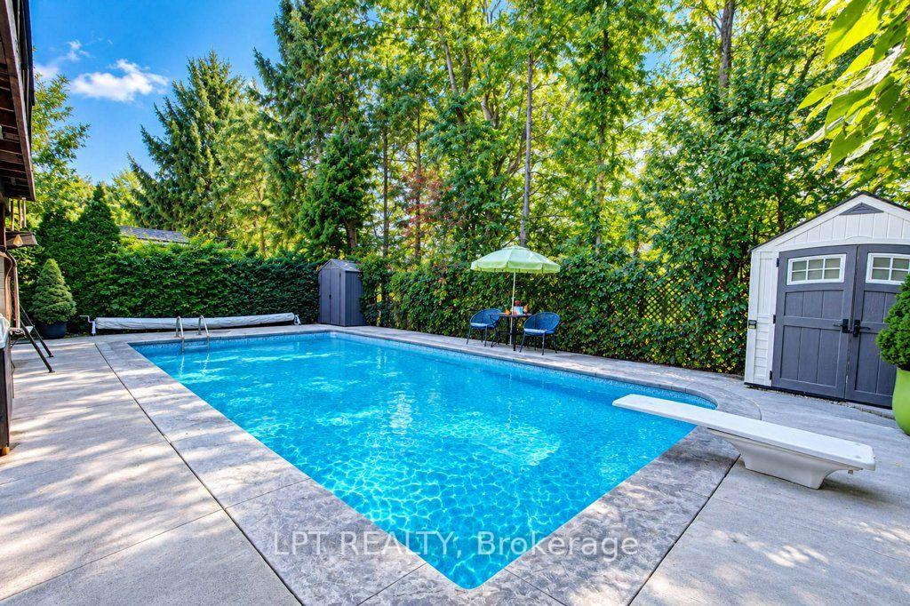 Photo 42 of 28 Bridlewood Drive E, Guelph, Kortright Hills — HOMEH