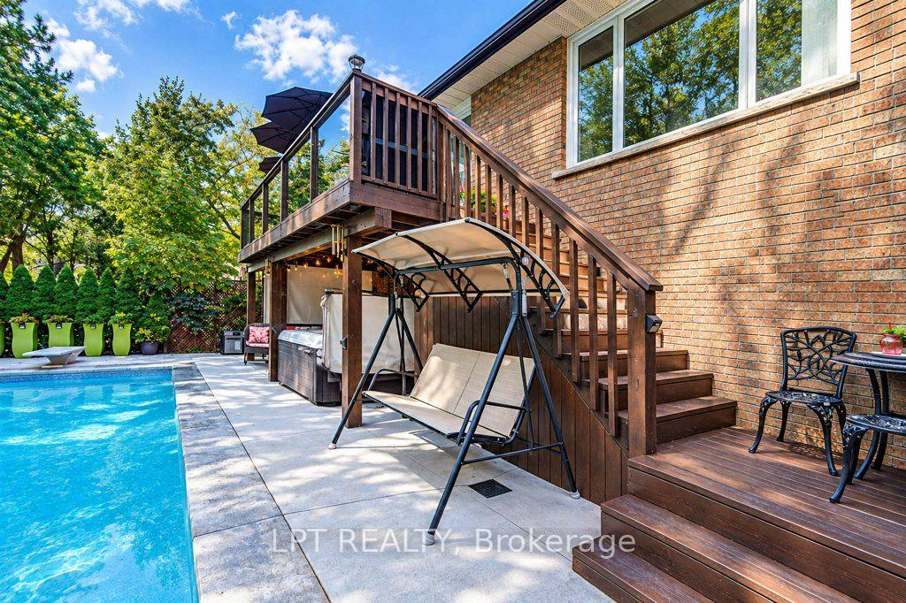 Photo 45 of 28 Bridlewood Drive E, Guelph, Kortright Hills — HOMEH