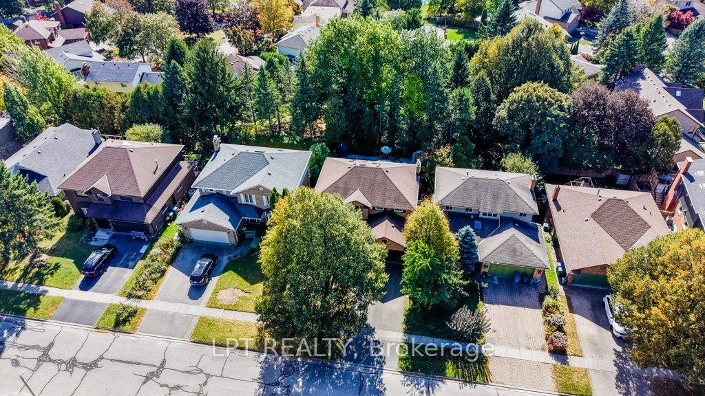 Photo 49 of 28 Bridlewood Drive E, Guelph, Kortright Hills — HOMEH