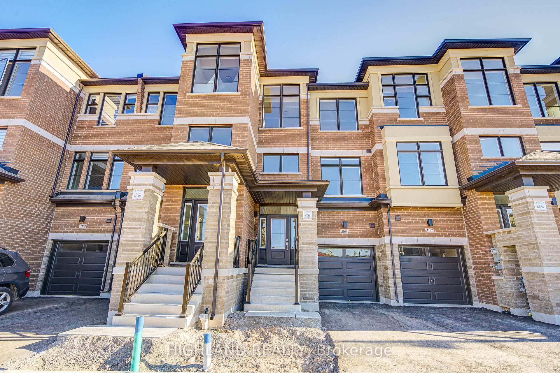 Photo of 1164 Dartmouth Crescent