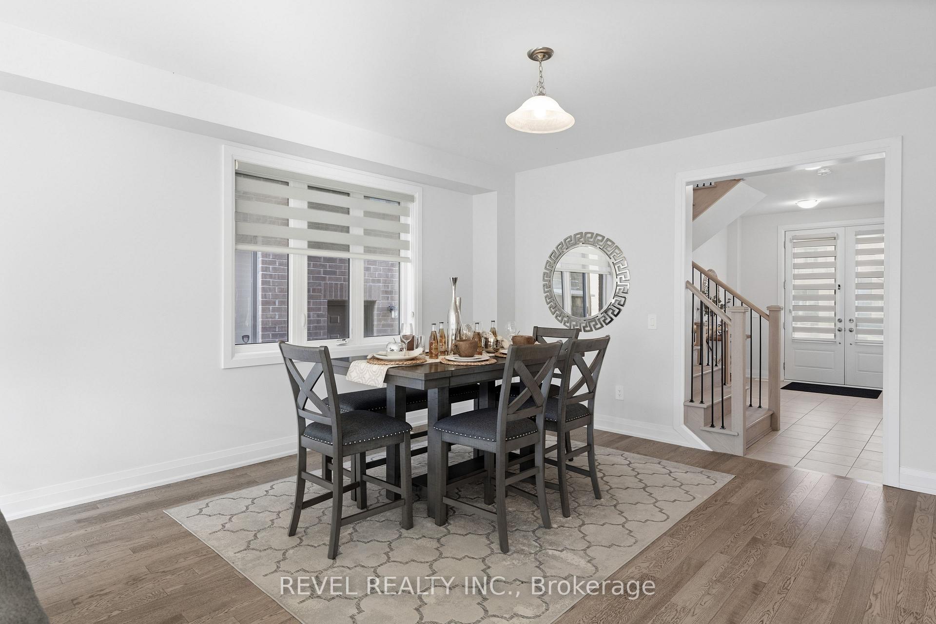 Photo 4 of 13 Corley Street, Kawartha Lakes, Lindsay — HOMEH