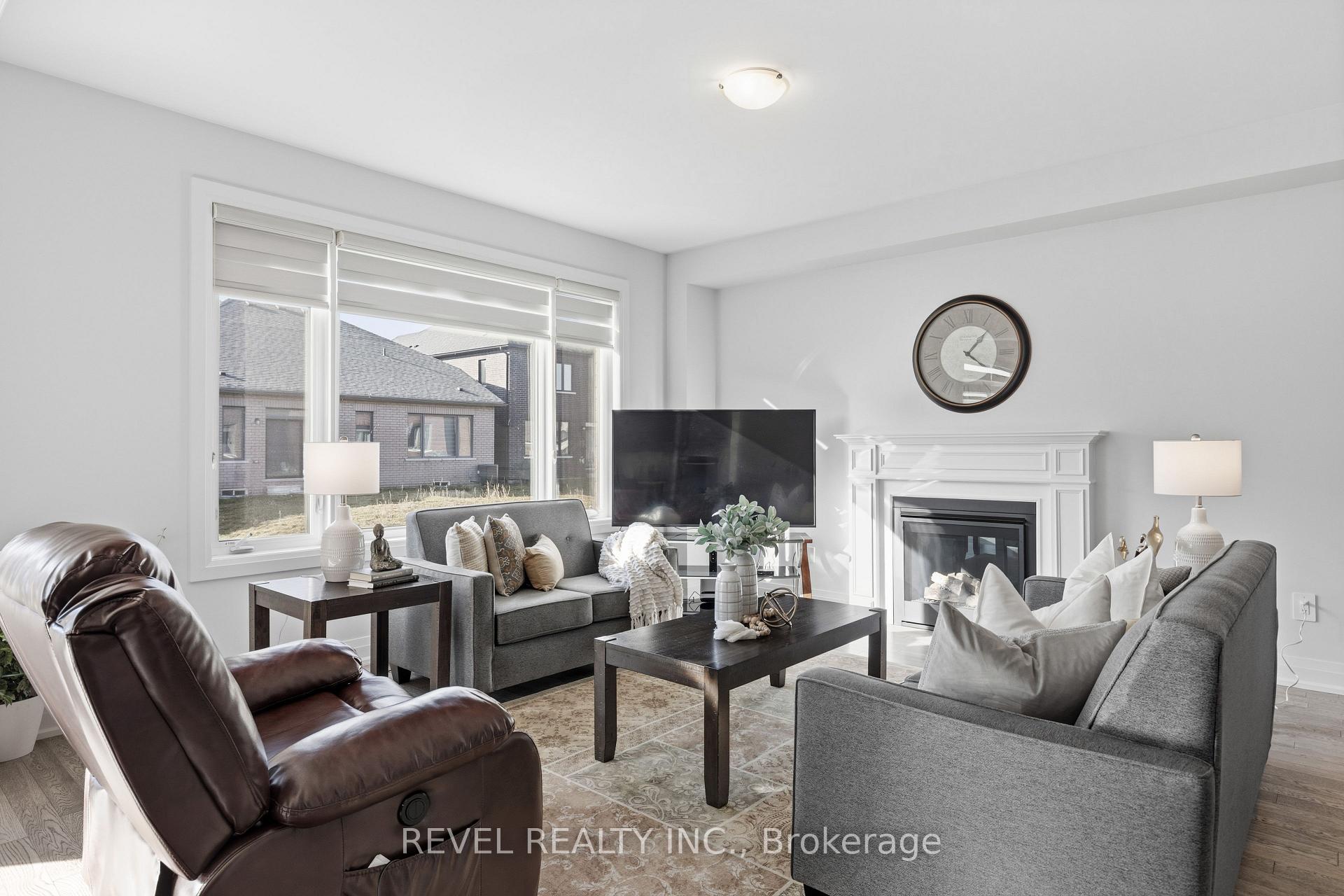 Photo 7 of 13 Corley Street, Kawartha Lakes, Lindsay — HOMEH