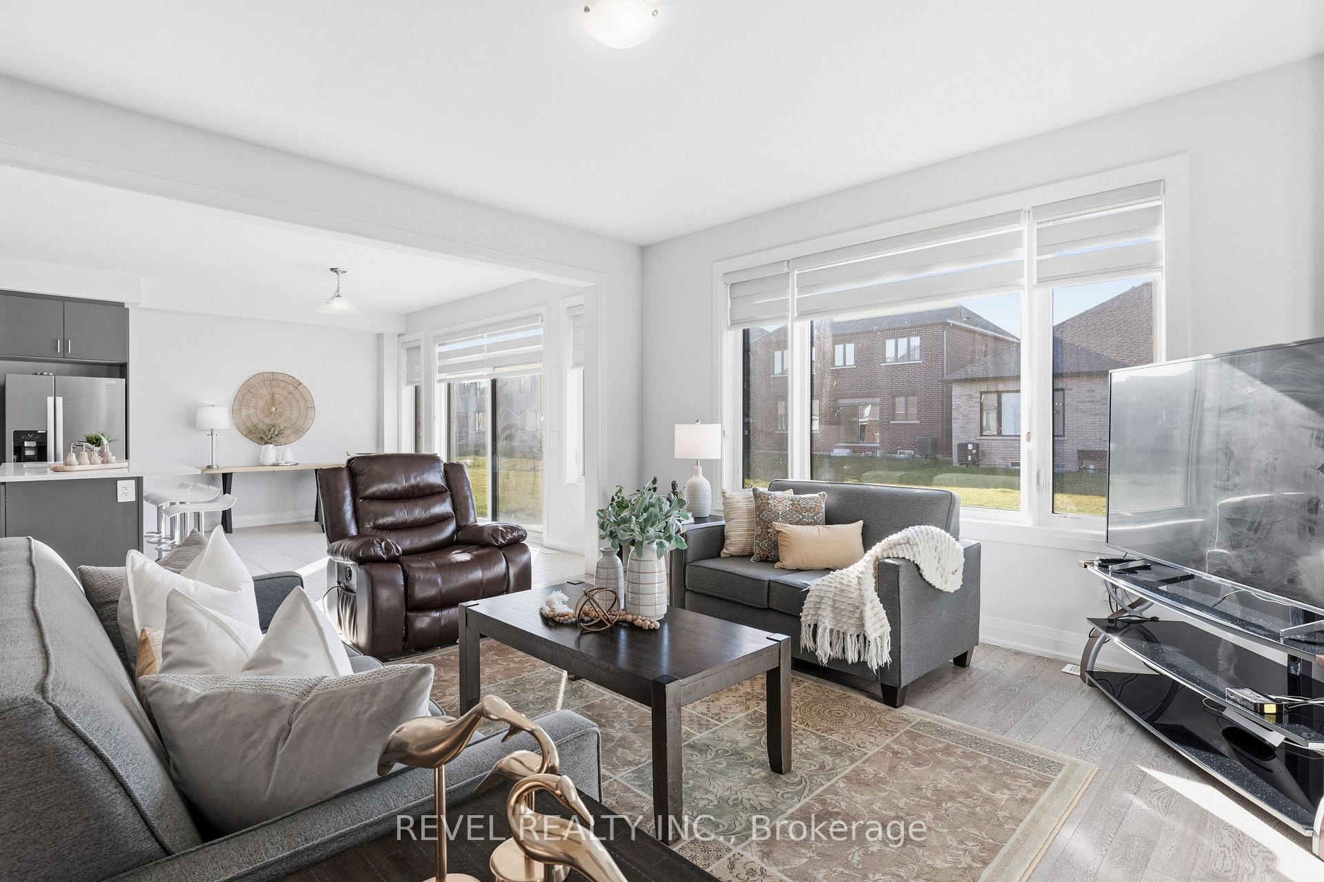 Photo 9 of 13 Corley Street, Kawartha Lakes, Lindsay — HOMEH