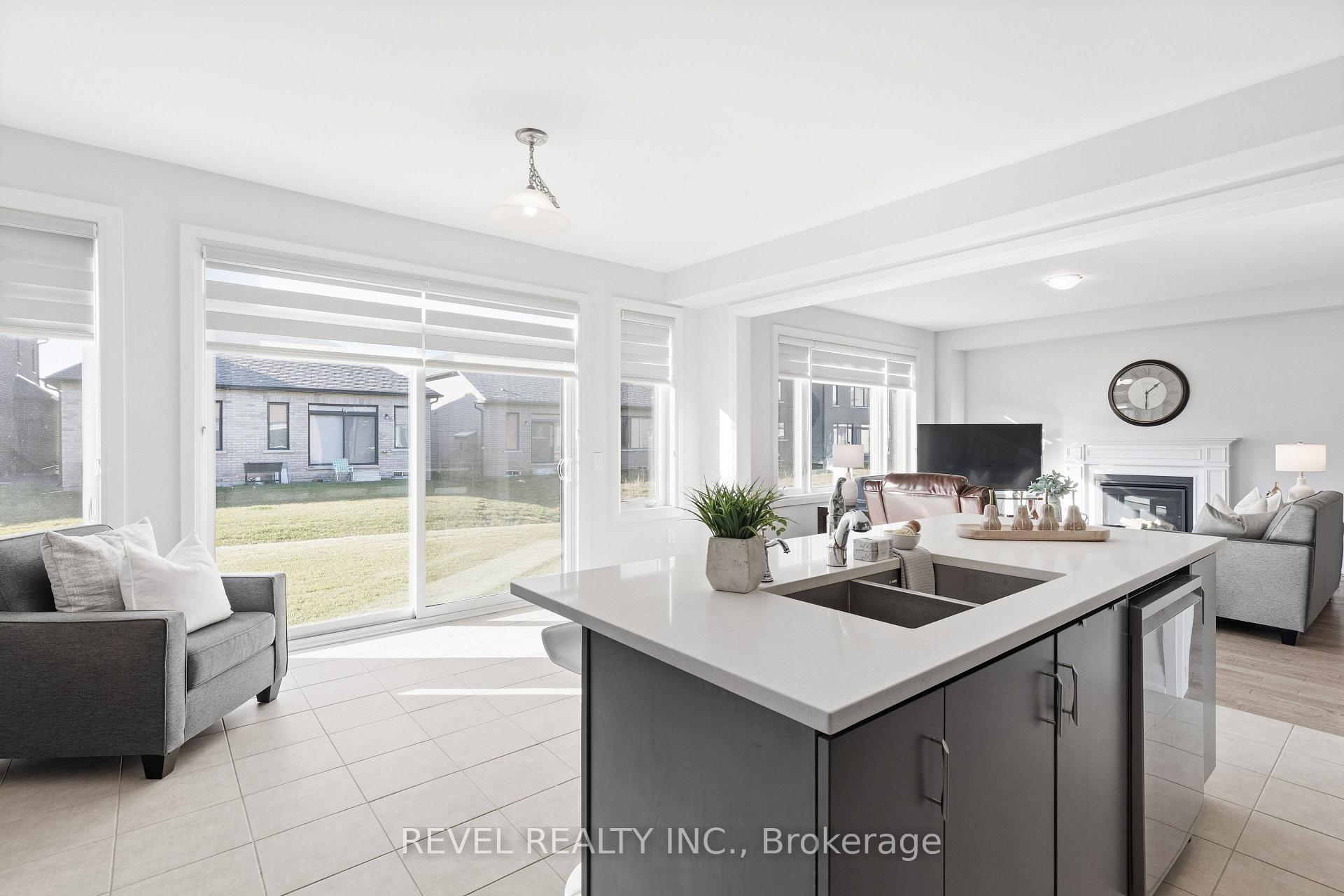 Photo 13 of 13 Corley Street, Kawartha Lakes, Lindsay — HOMEH
