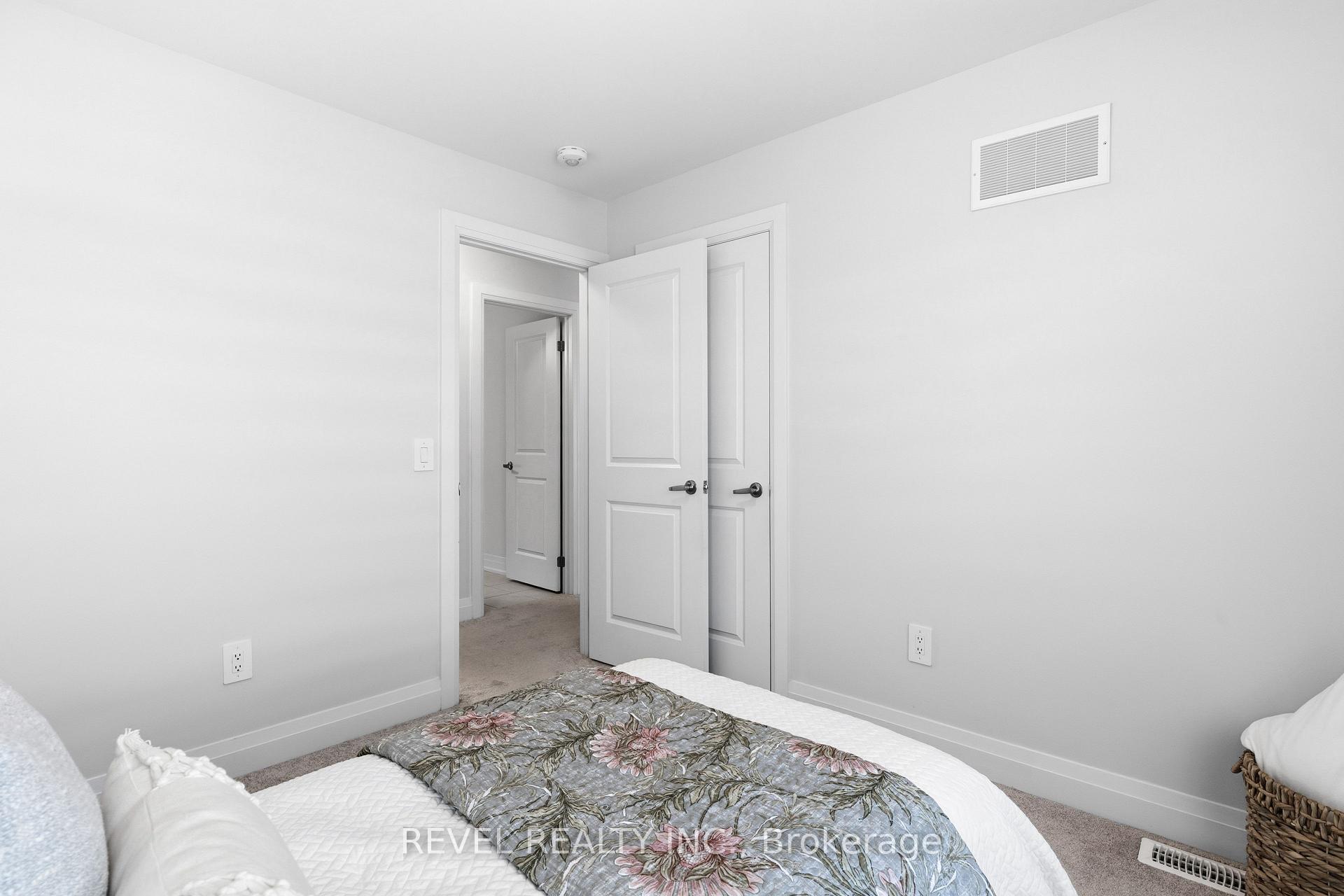 Photo 25 of 13 Corley Street, Kawartha Lakes, Lindsay — HOMEH