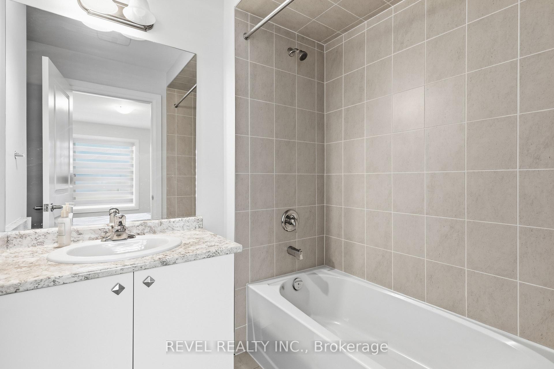 Photo 30 of 13 Corley Street, Kawartha Lakes, Lindsay — HOMEH