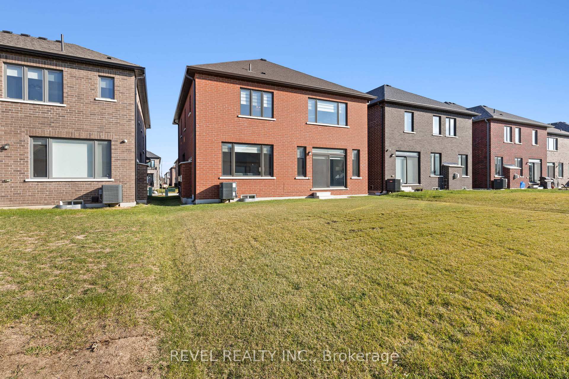 Photo 33 of 13 Corley Street, Kawartha Lakes, Lindsay — HOMEH
