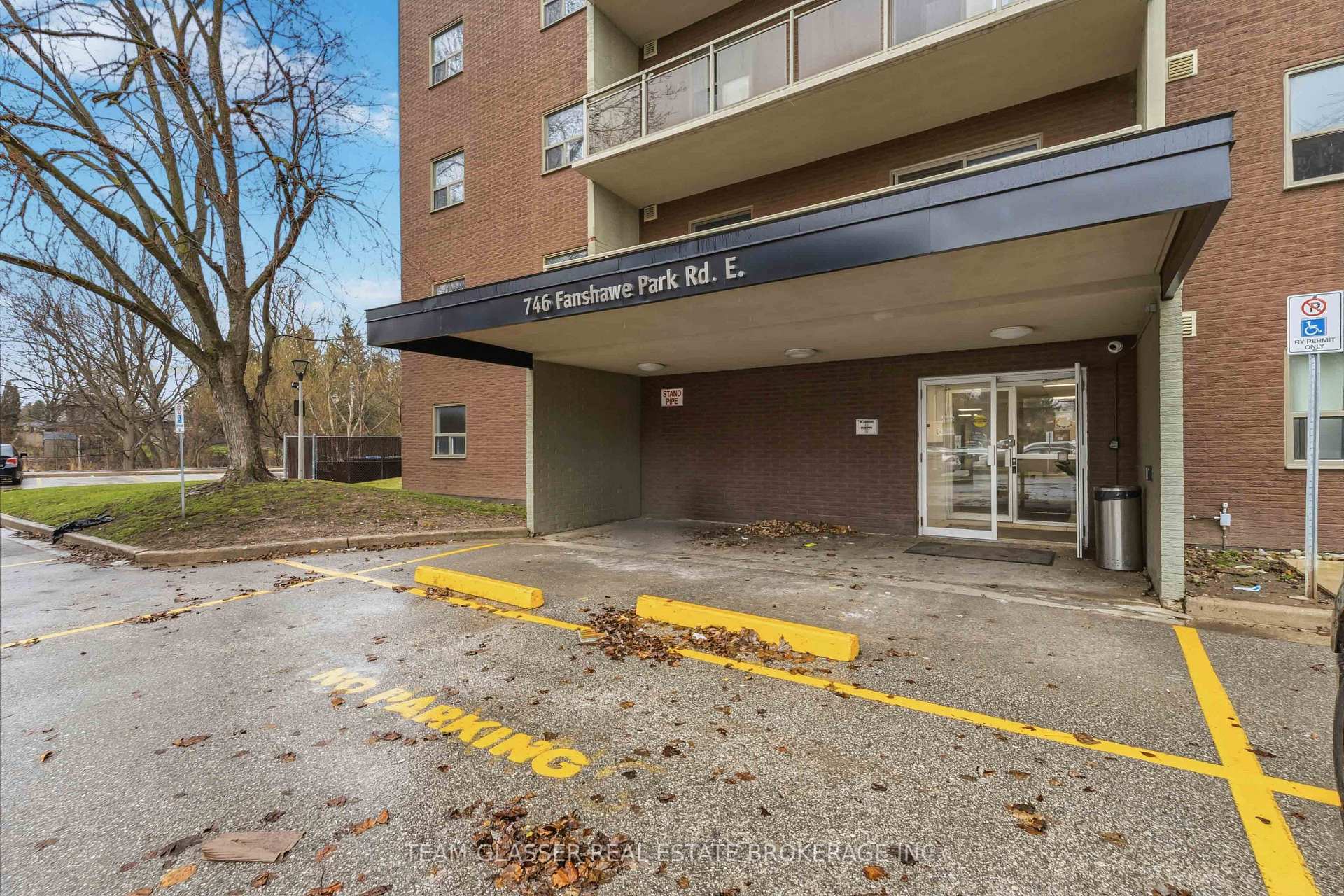 Photo 4 of Unit 211, 746 Fanshawe Park Road E, London, North C — HOMEH