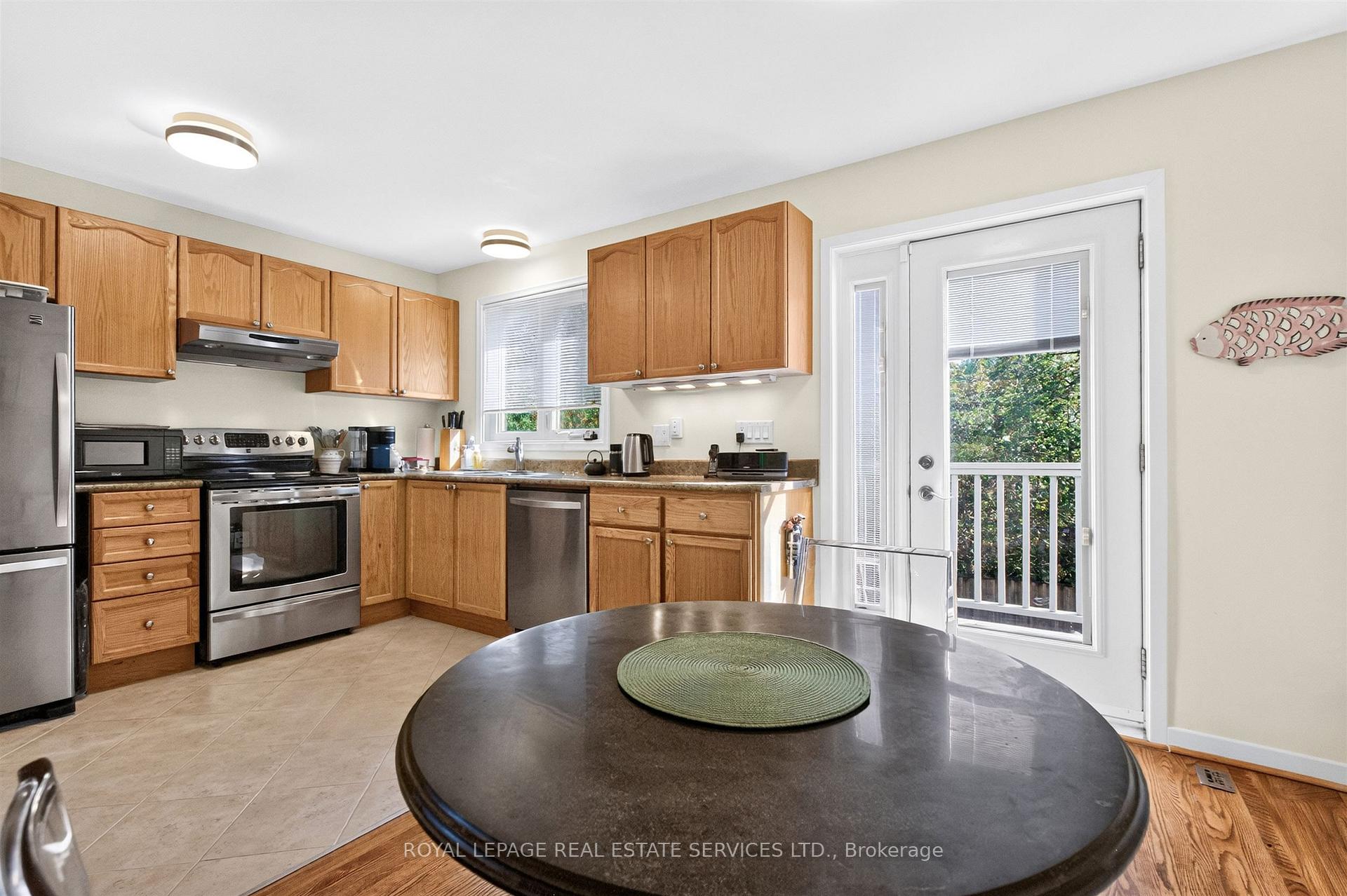 Photo 10 of 23 Tournament Drive, North York, St. Andrew-Windfields — HOMEH