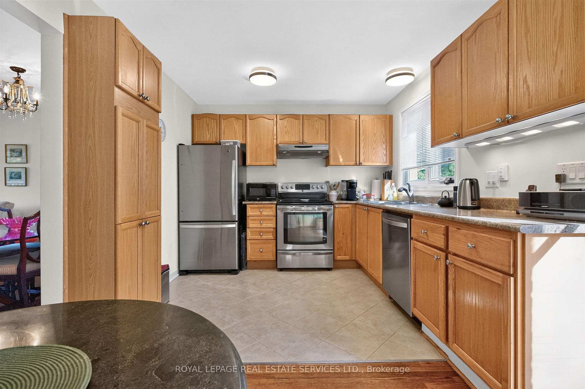 Photo 11 of 23 Tournament Drive, North York, St. Andrew-Windfields — HOMEH