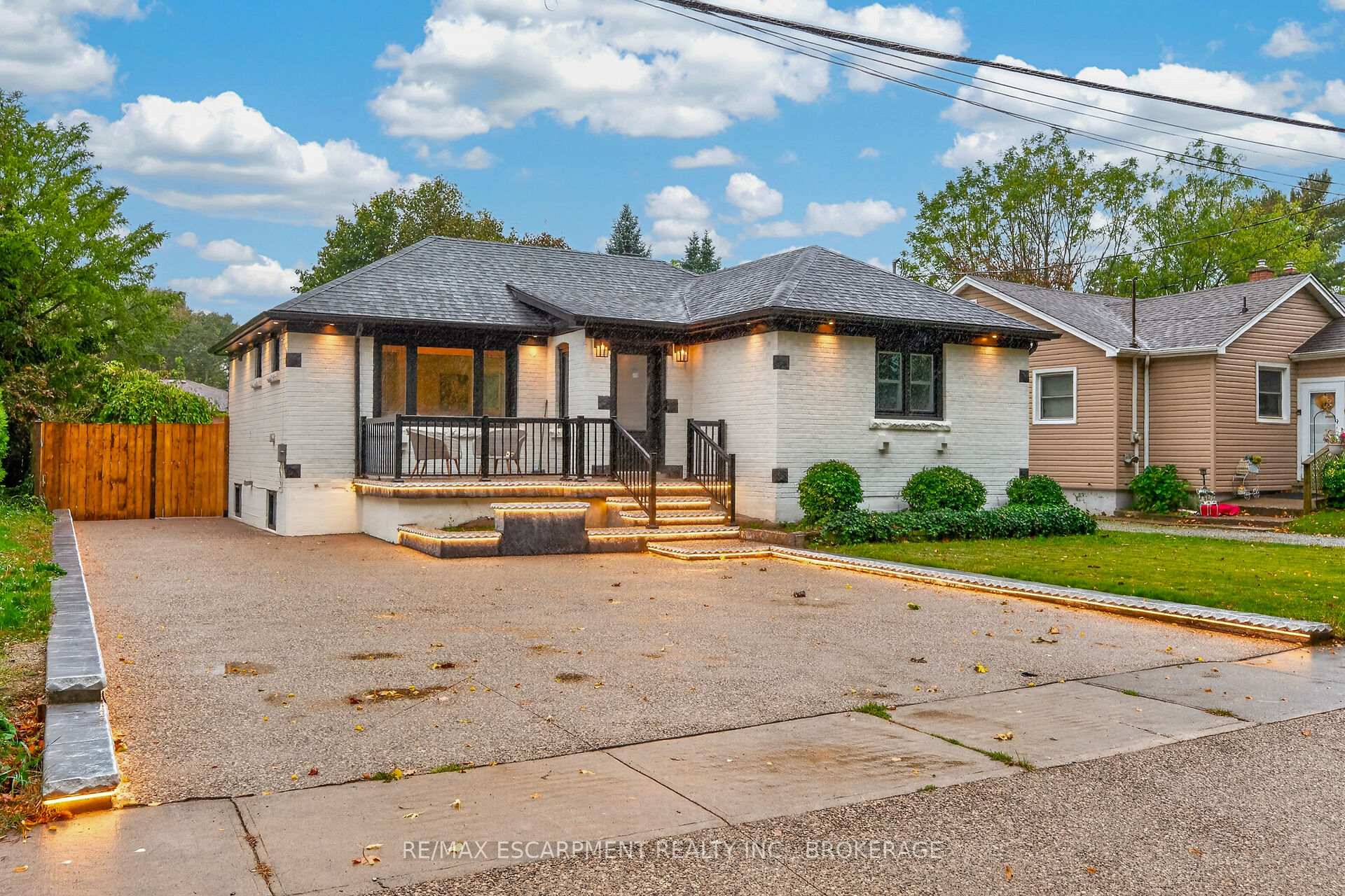 Photo 2 of 5662 Morden Drive, Niagara Falls, Cherrywood — HOMEH
