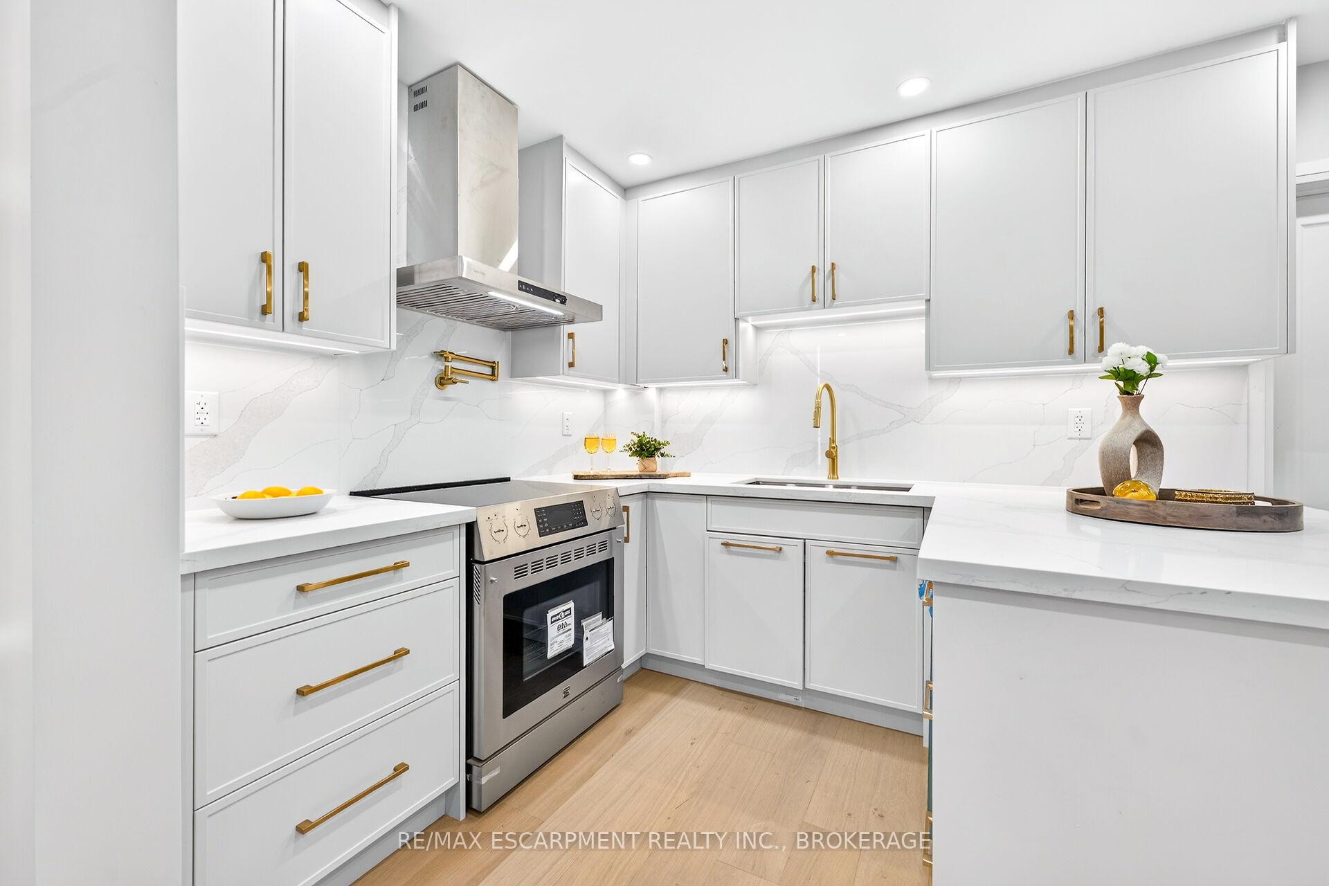 Photo 8 of 5662 Morden Drive, Niagara Falls, Cherrywood — HOMEH