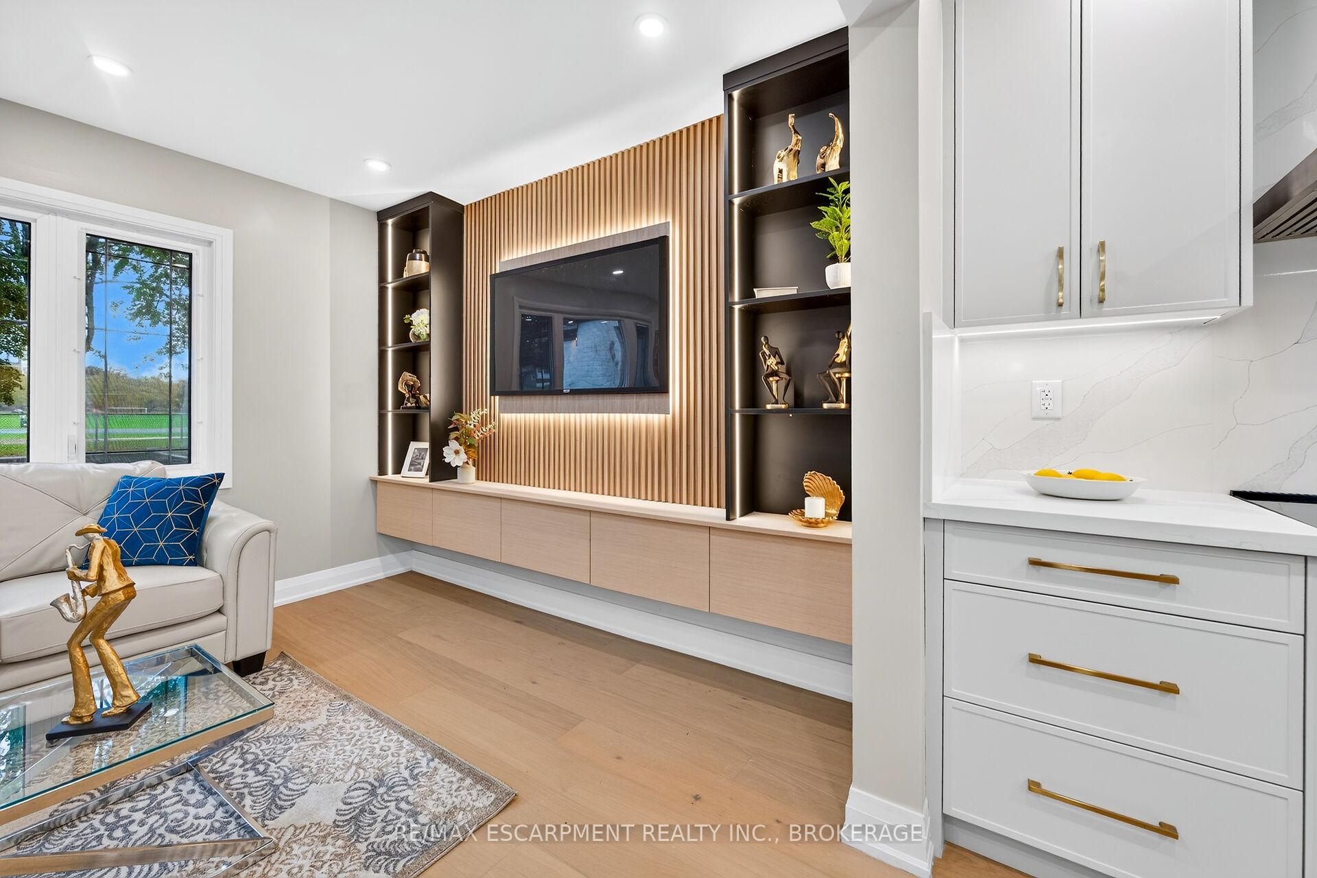 Photo 13 of 5662 Morden Drive, Niagara Falls, Cherrywood — HOMEH