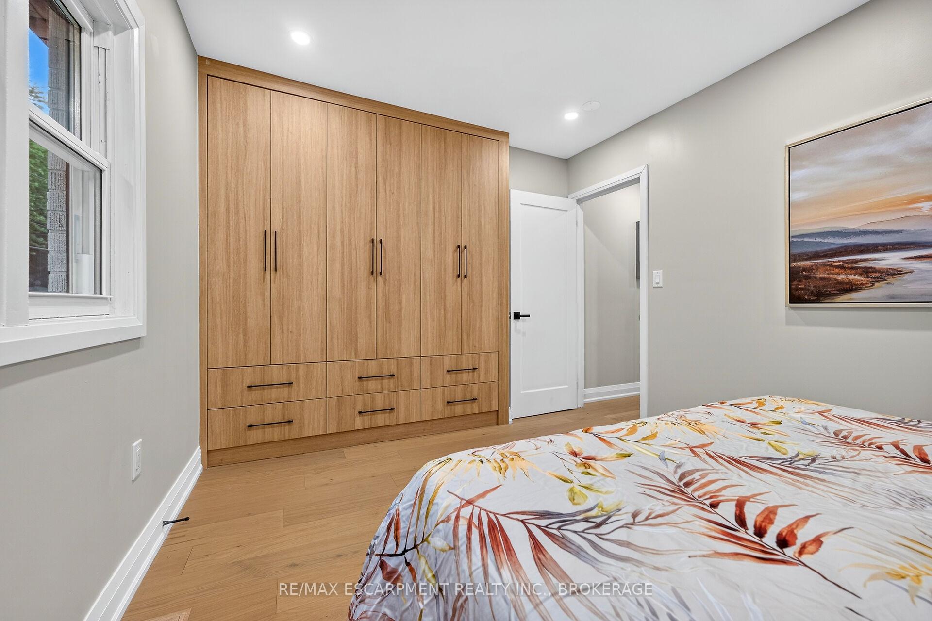 Photo 18 of 5662 Morden Drive, Niagara Falls, Cherrywood — HOMEH
