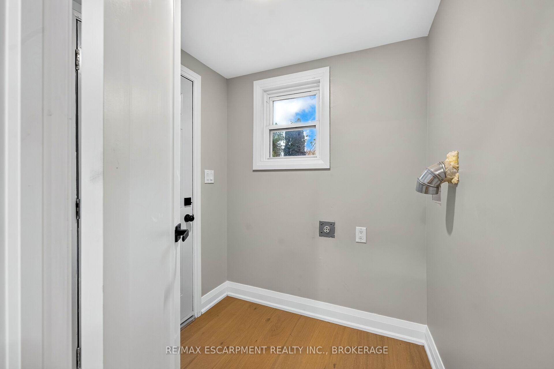 Photo 22 of 5662 Morden Drive, Niagara Falls, Cherrywood — HOMEH