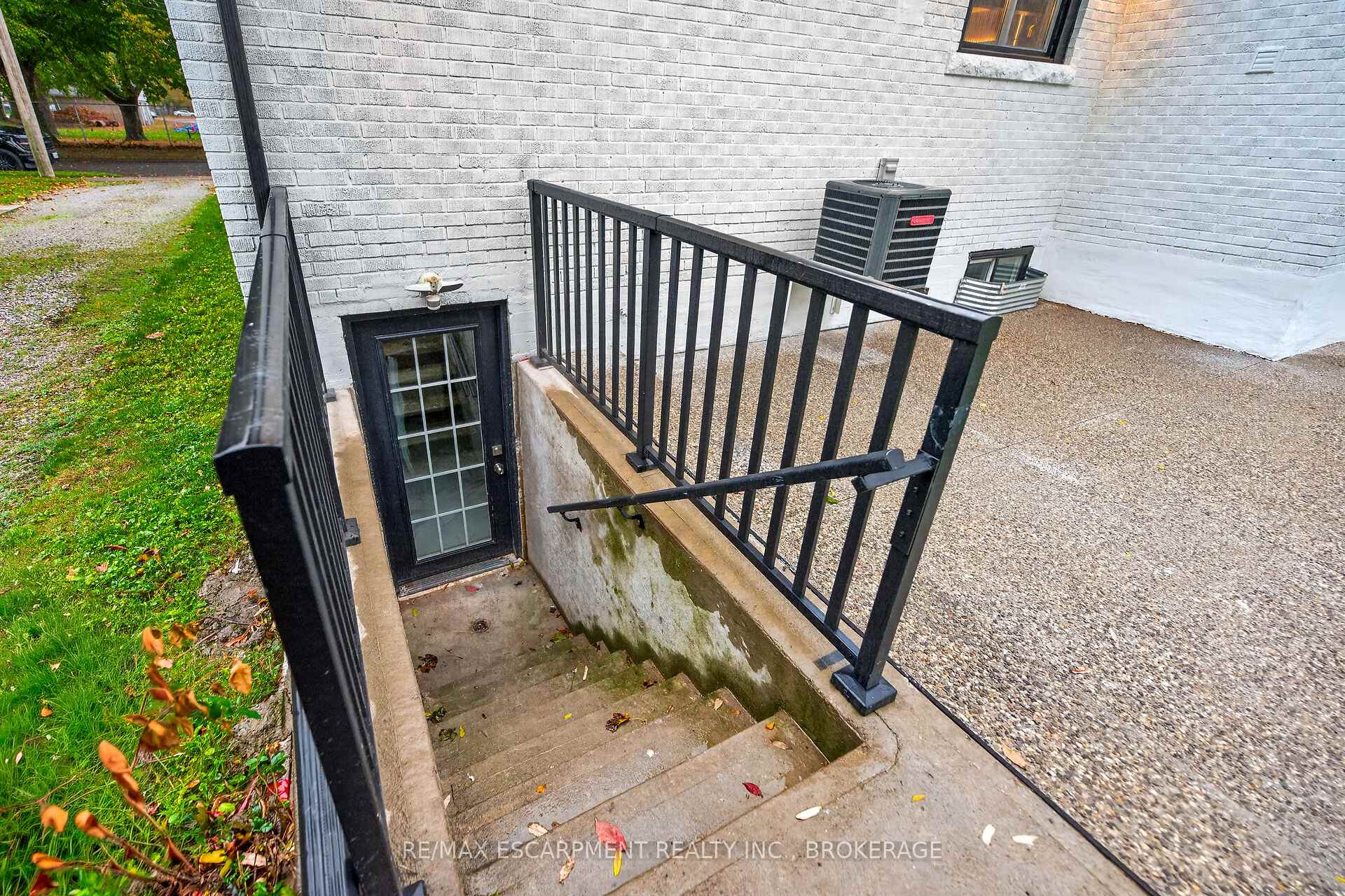 Photo 28 of 5662 Morden Drive, Niagara Falls, Cherrywood — HOMEH