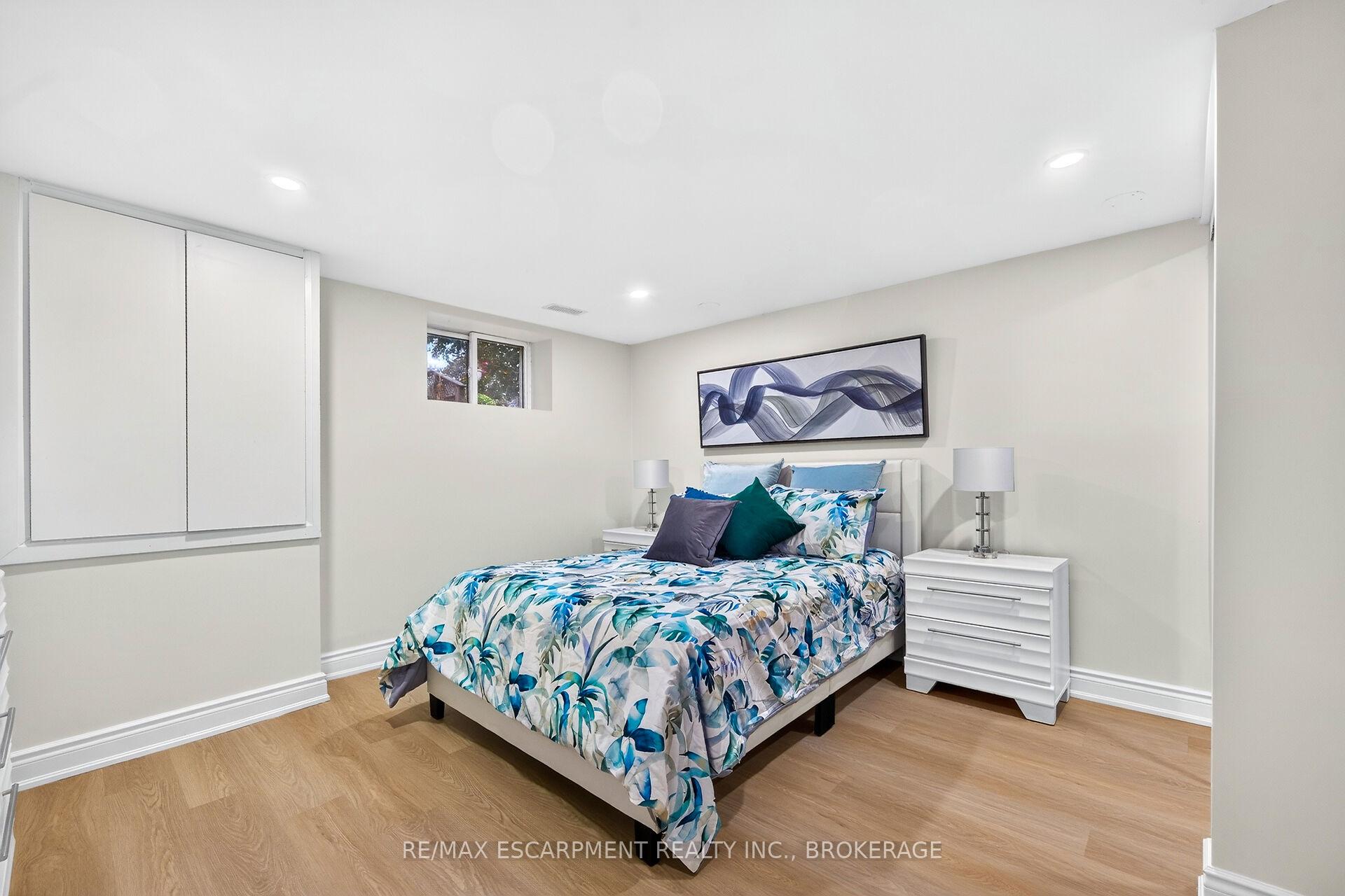 Photo 37 of 5662 Morden Drive, Niagara Falls, Cherrywood — HOMEH