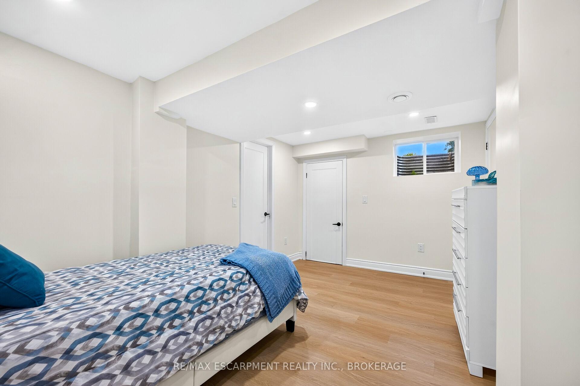 Photo 42 of 5662 Morden Drive, Niagara Falls, Cherrywood — HOMEH