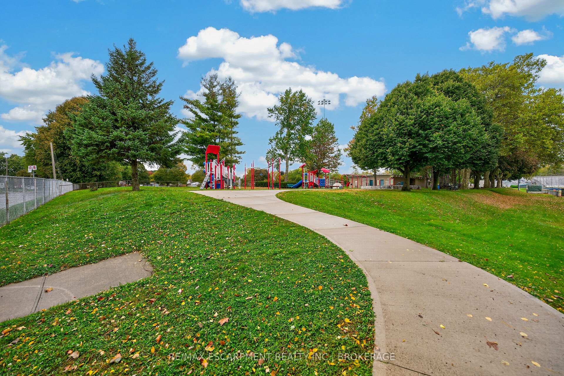 Photo 50 of 5662 Morden Drive, Niagara Falls, Cherrywood — HOMEH
